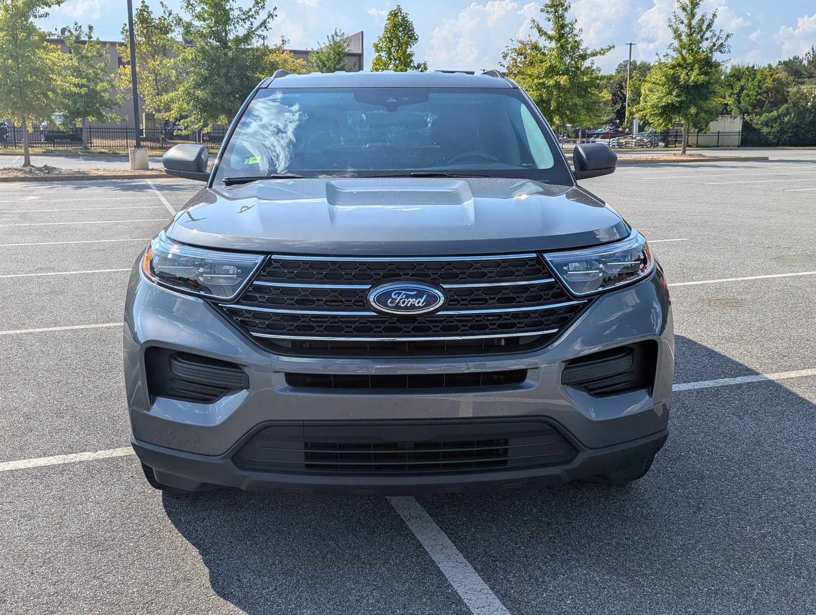2024 Ford Explorer XLT photo 2