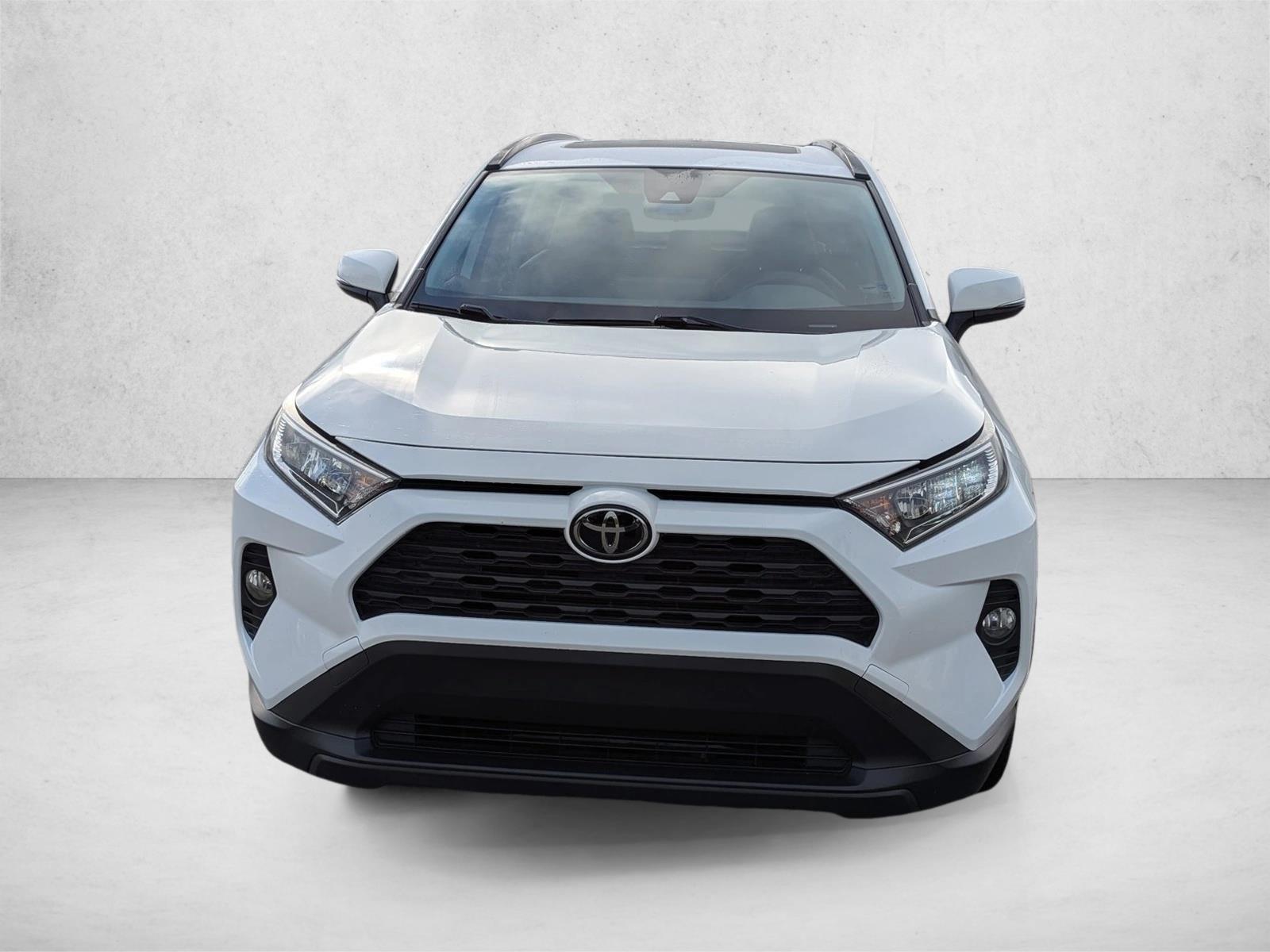2019 Toyota RAV4 XLE Premium photo 2