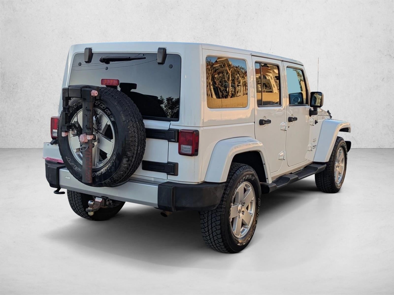 2012 Jeep Wrangler Unlimited Sahara photo 5