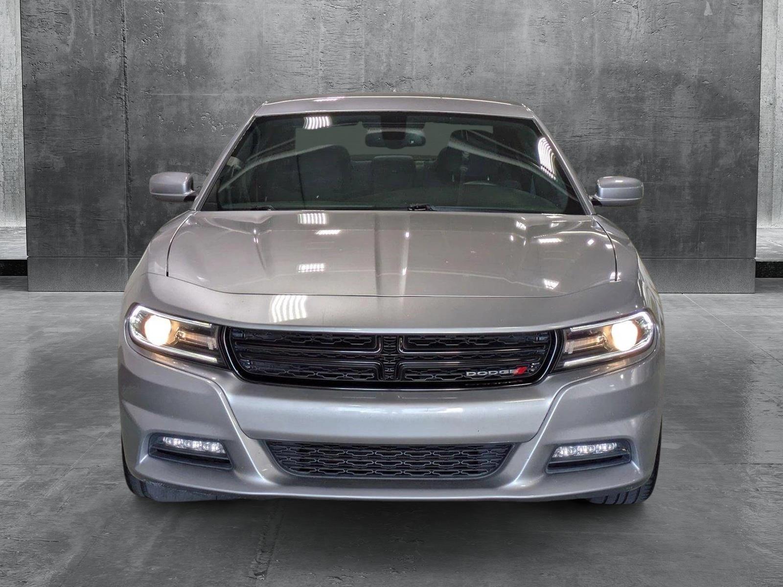 2016 Dodge Charger SXT photo 2