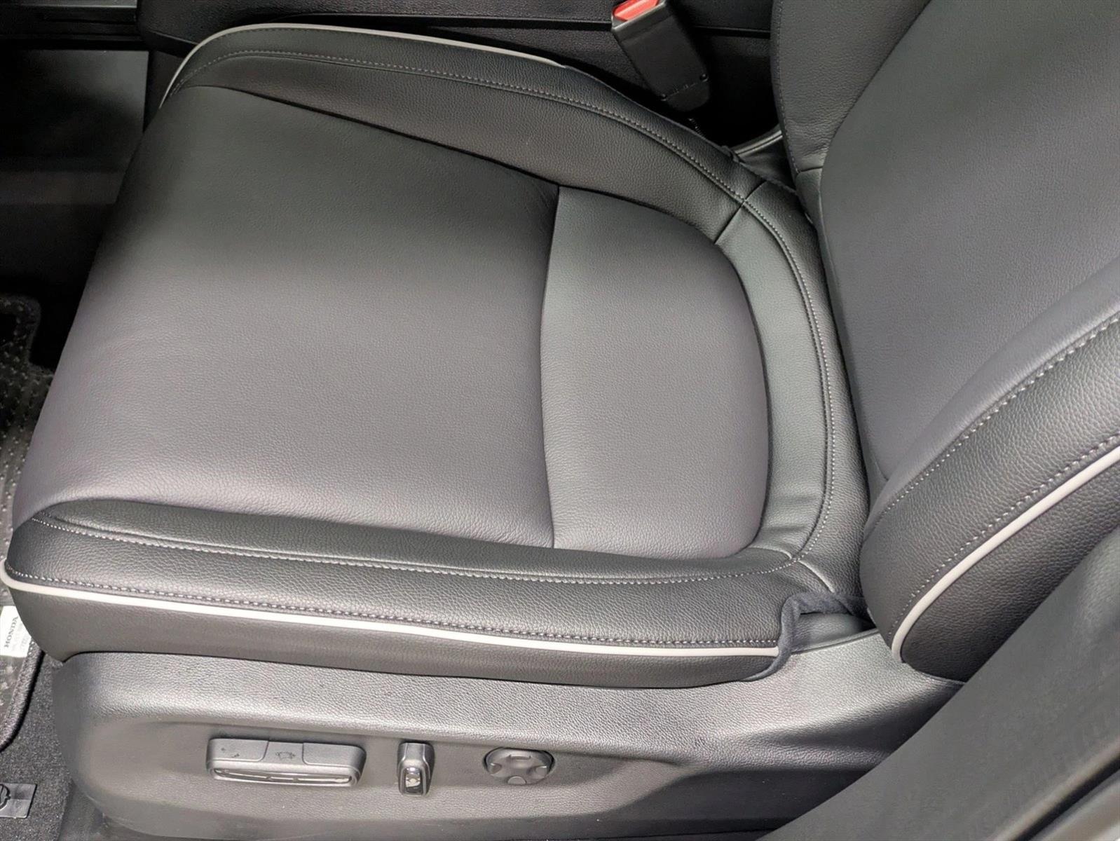 2026 Honda Odyssey Touring photo 4