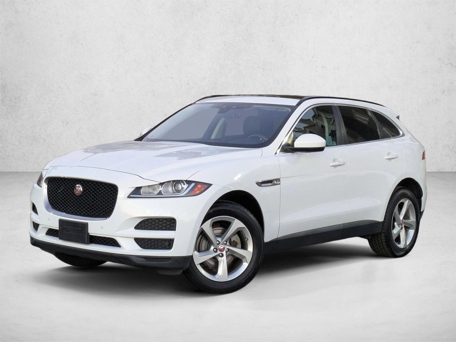 2019 Jaguar F-Pace Premium's photo