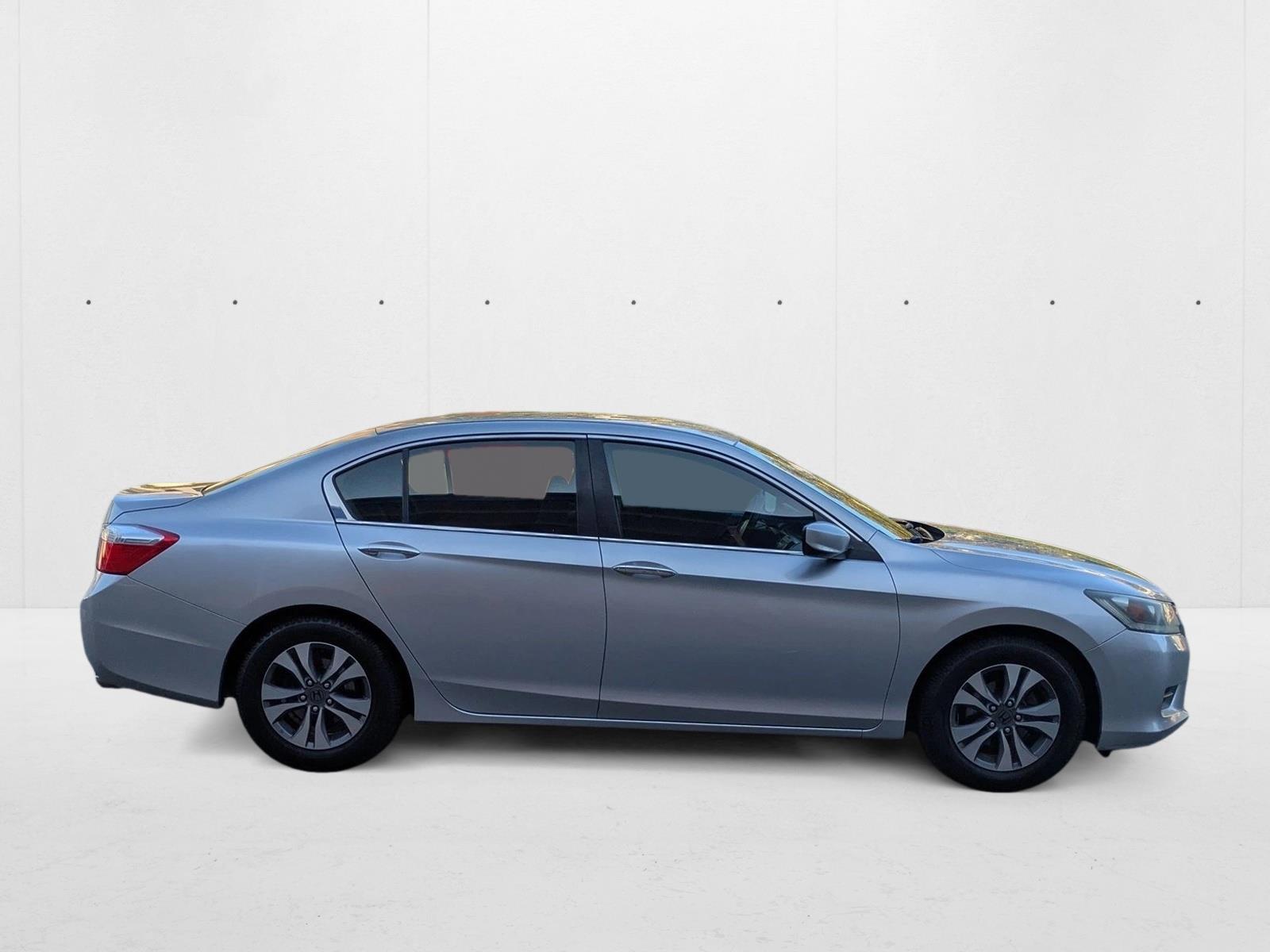 2013 Honda Accord LX photo 4