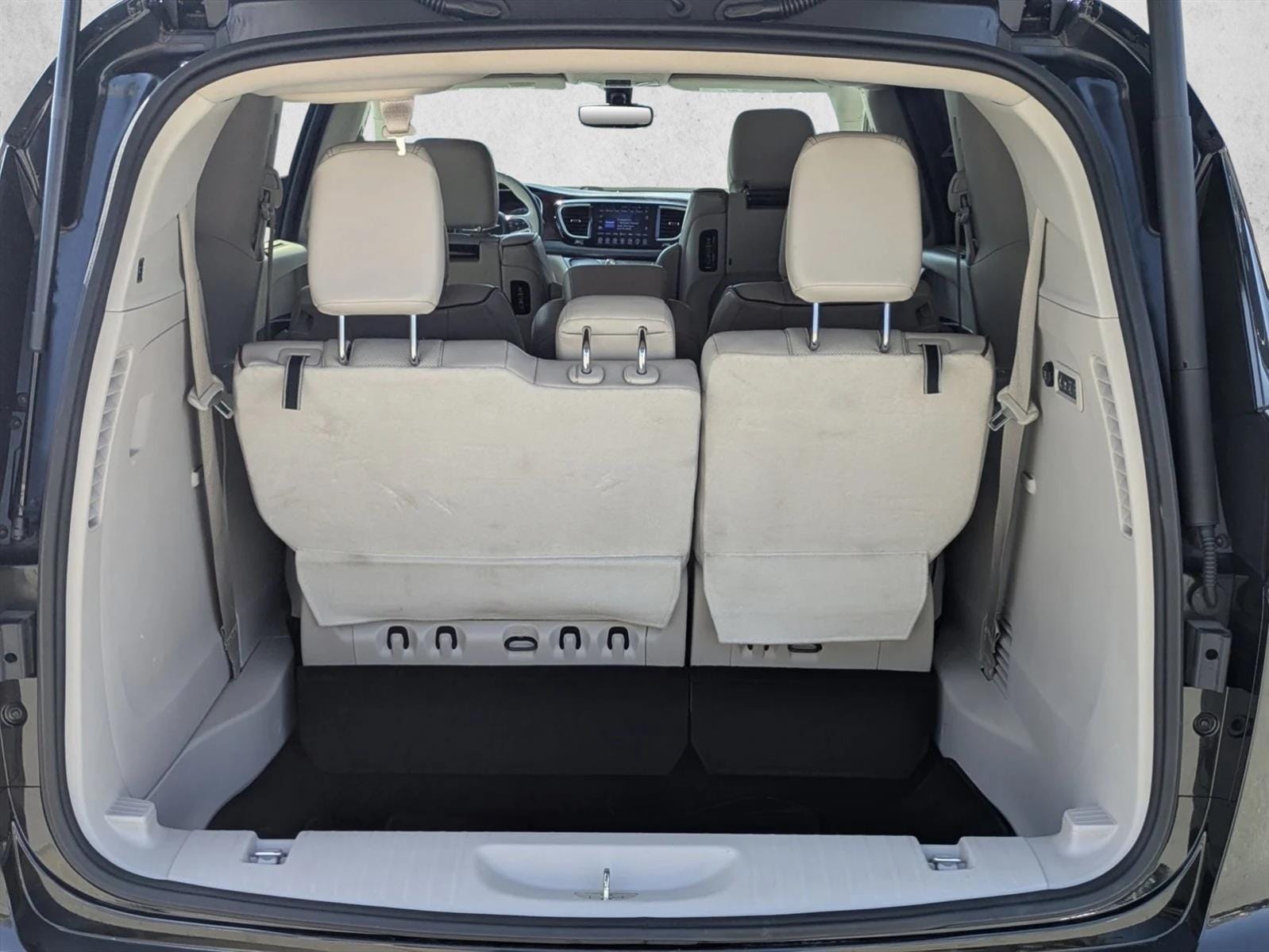 2017 Chrysler Pacifica Limited photo 5