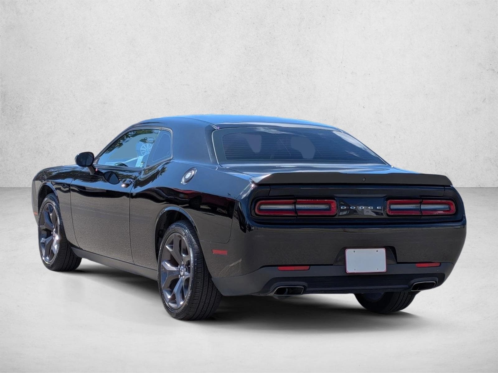 2017 Dodge Challenger SXT photo 3