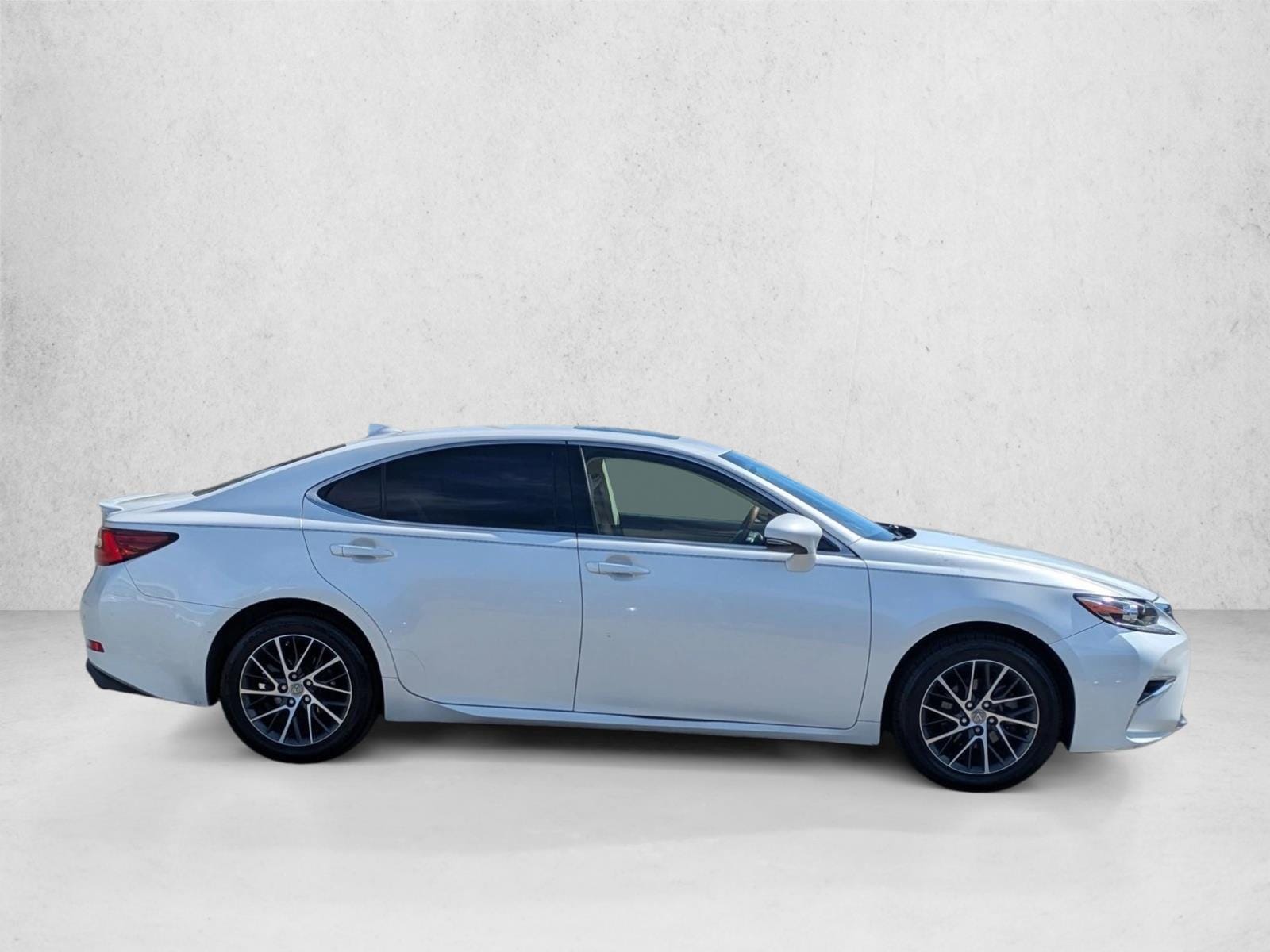 2016 LEXUS ES 350 photo 4