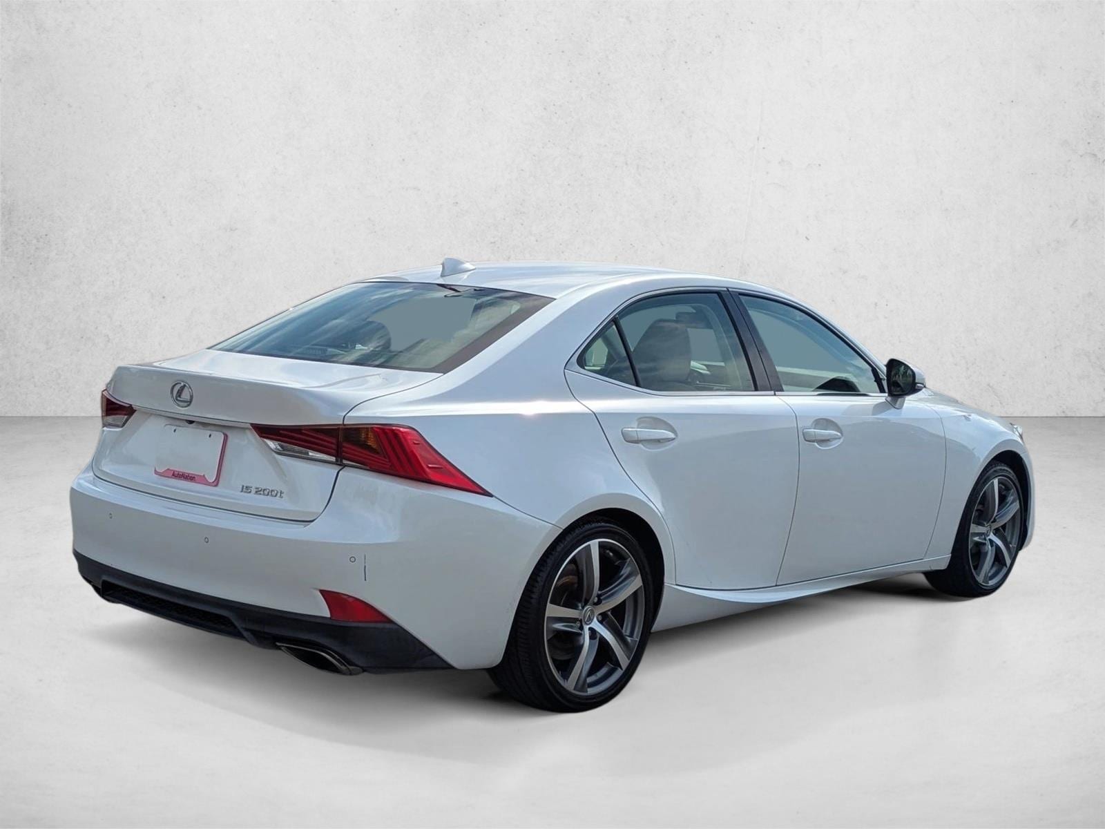 2017 LEXUS IS 200t photo 4