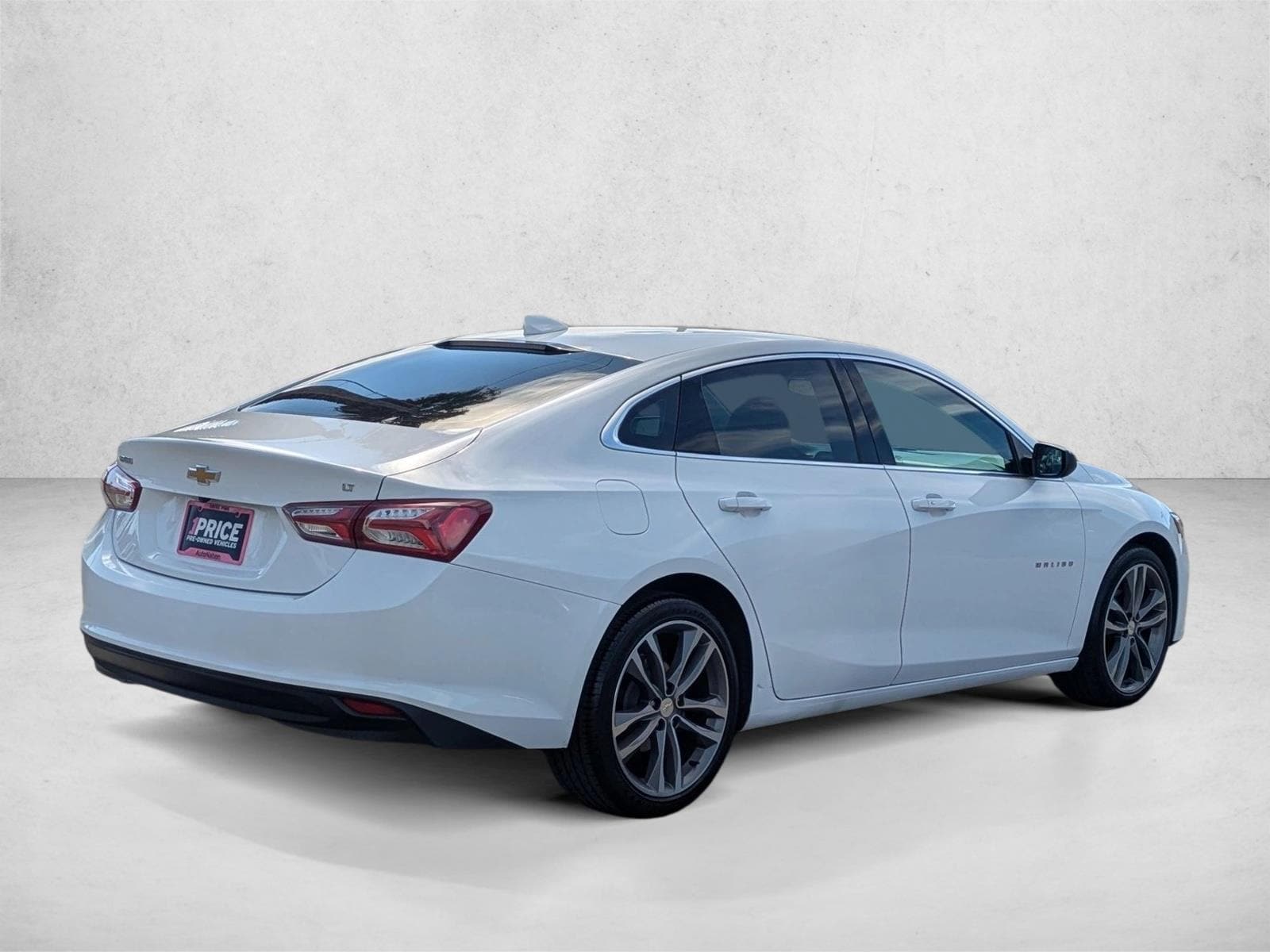 2022 Chevrolet Malibu LT photo 4