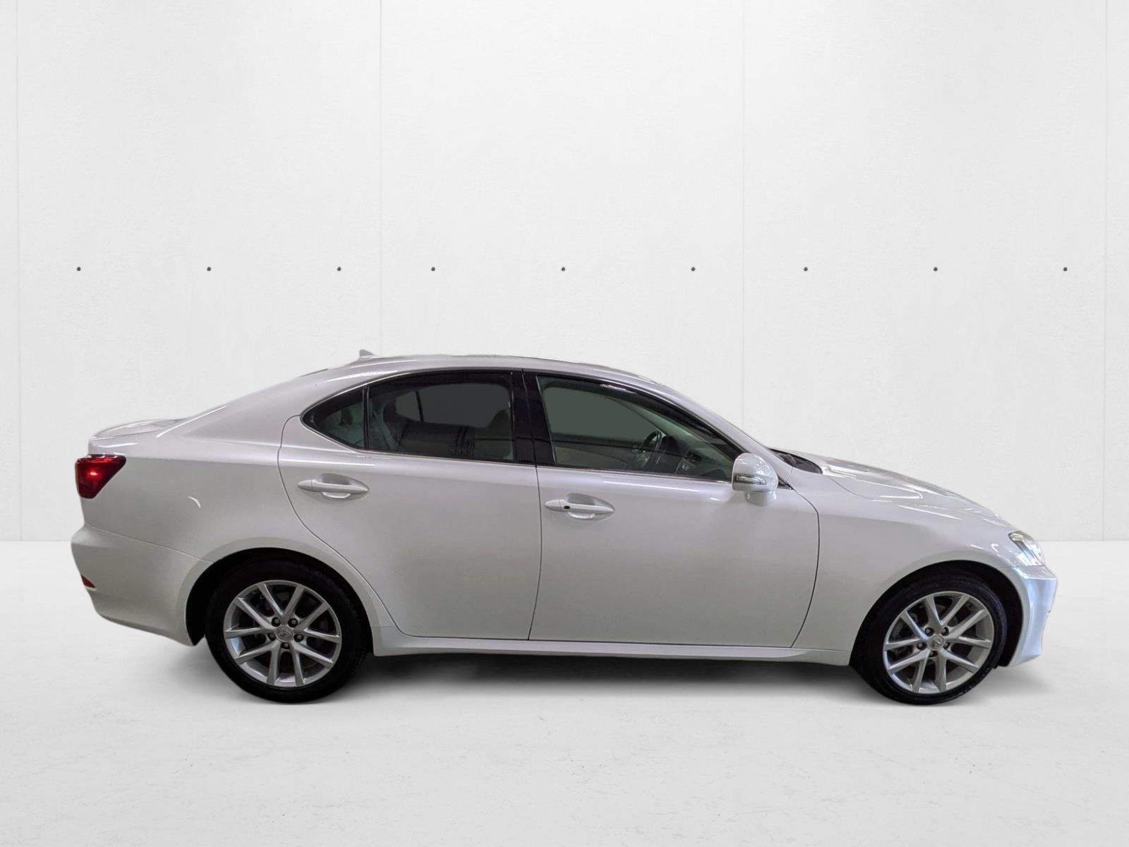 2013 Lexus IS 250 photo 4