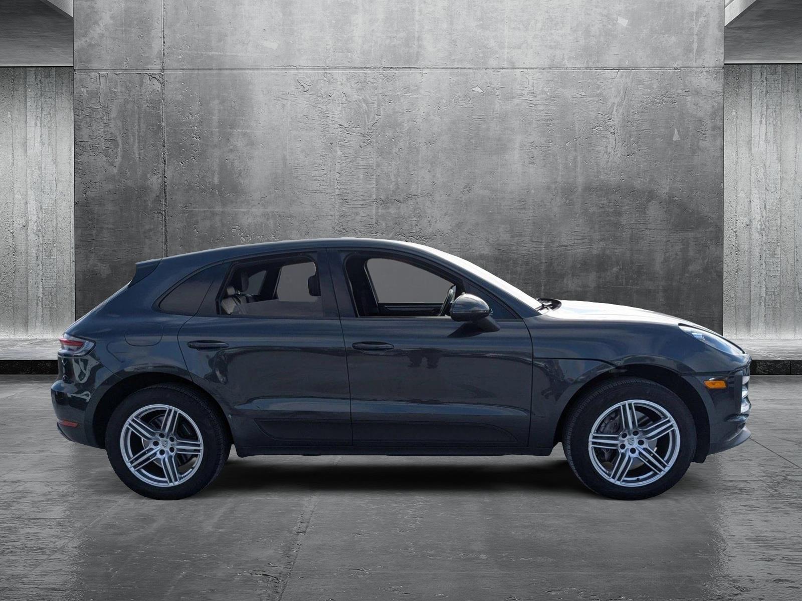 2021 Porsche Macan Base photo 4