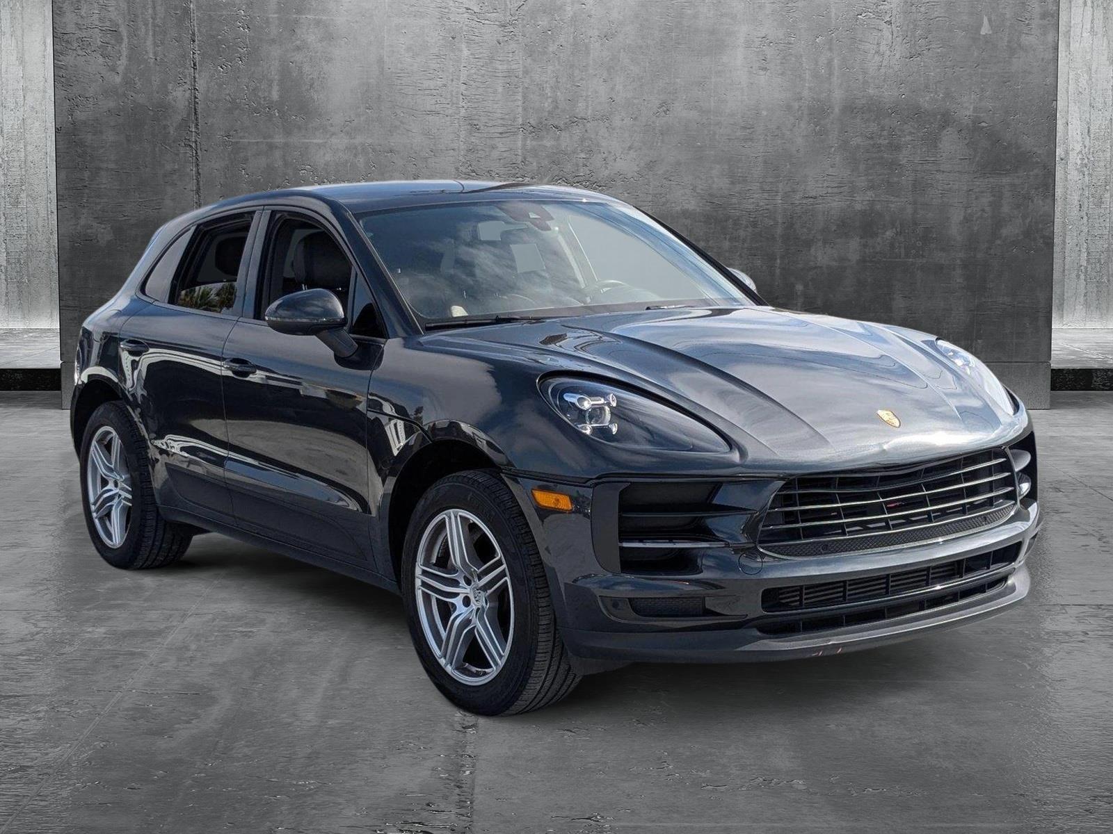 2021 Porsche Macan Base photo 3