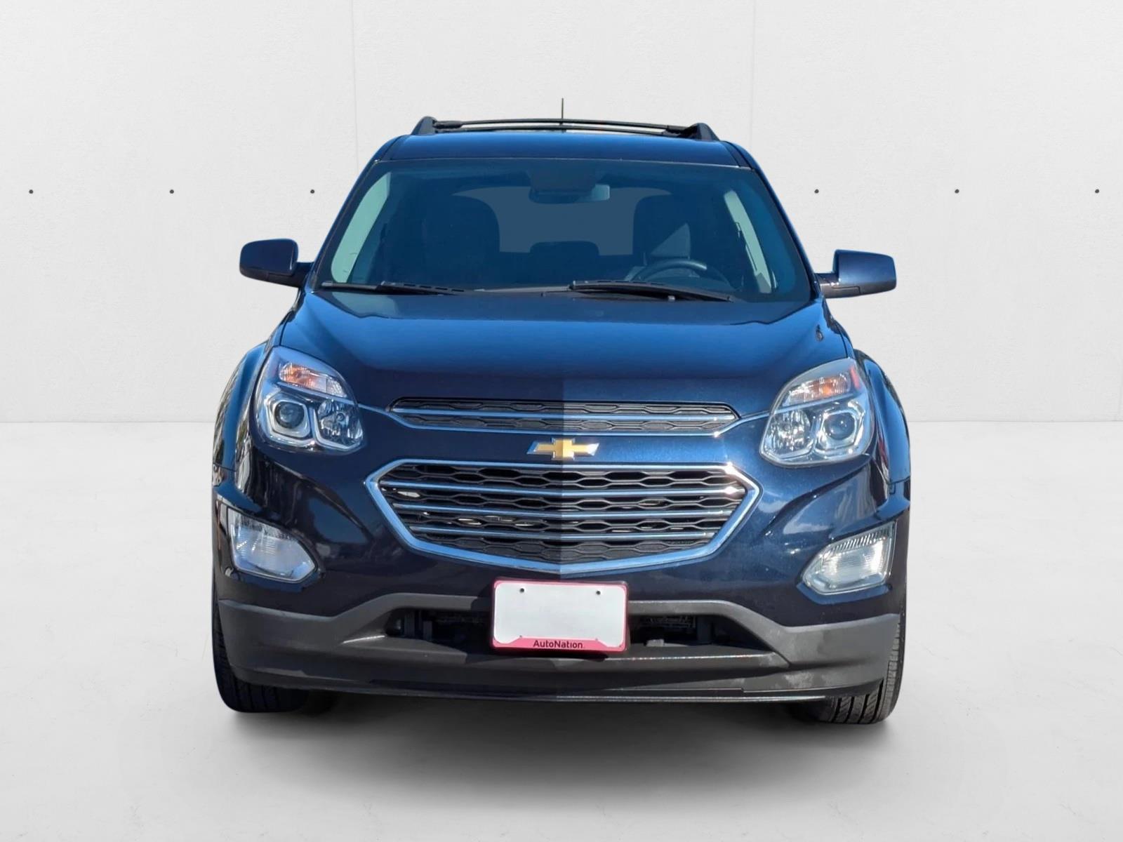 2017 Chevrolet Equinox LT photo 2