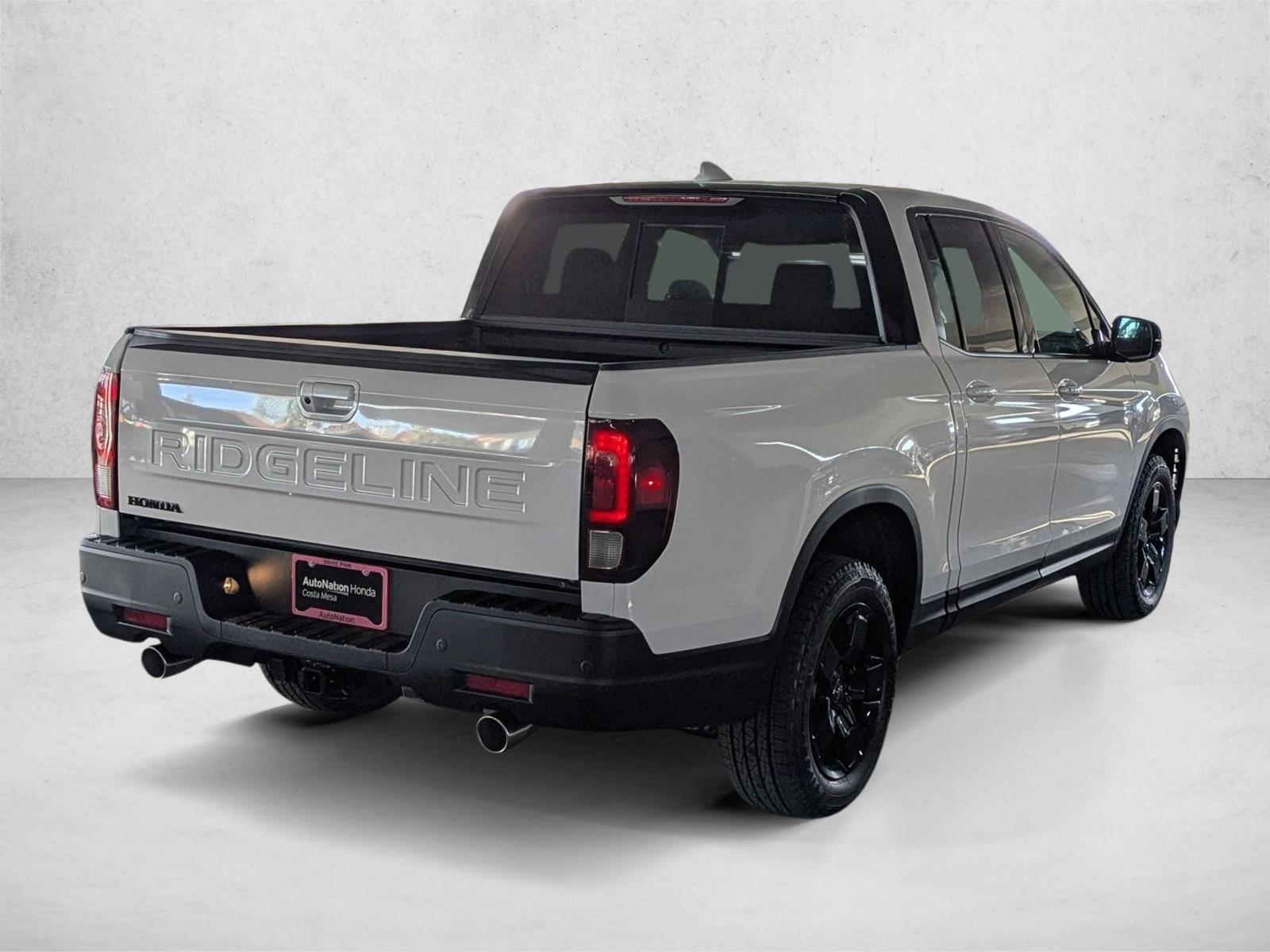 2026 Honda Ridgeline Black Edition photo 2