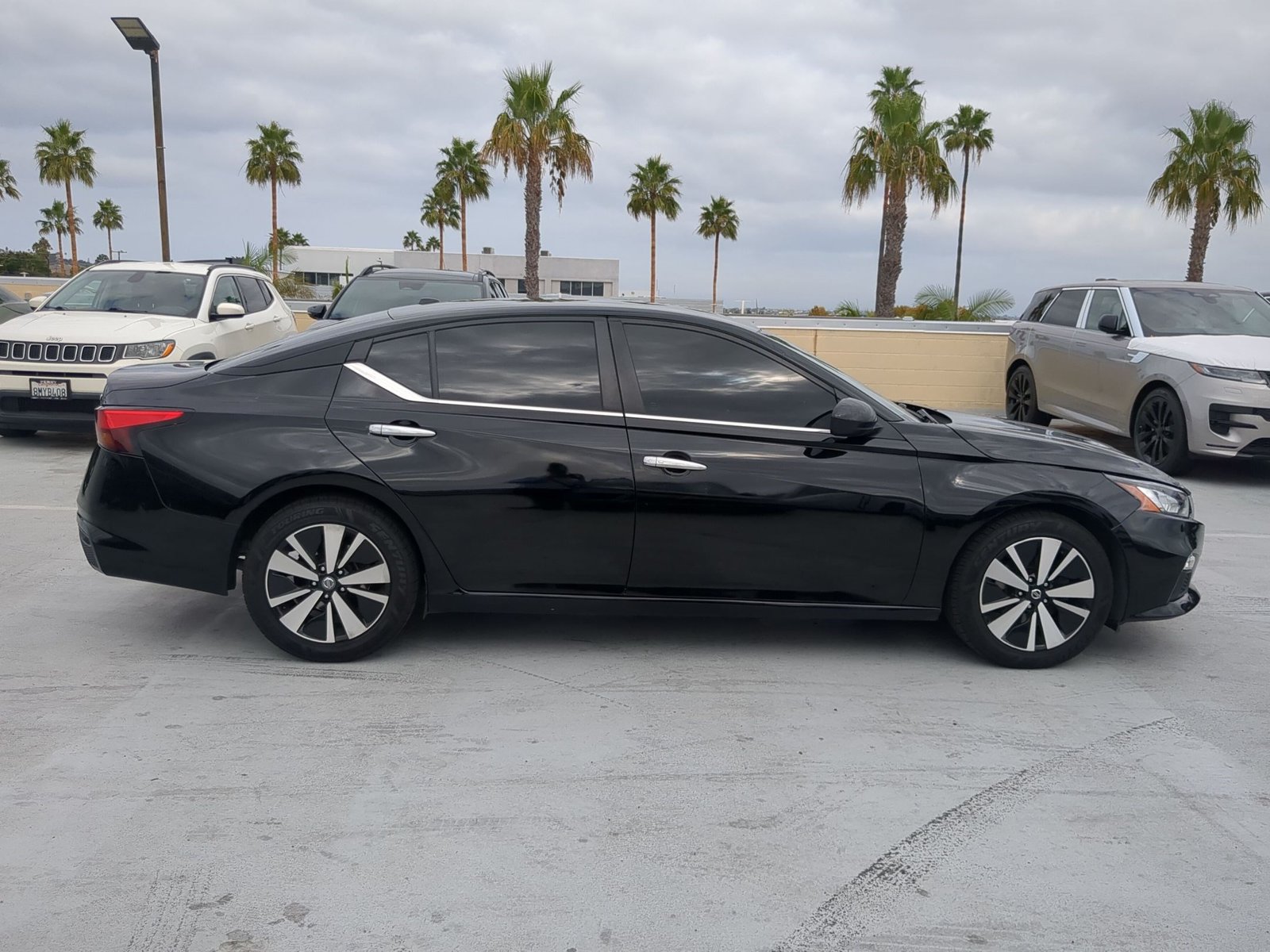 Used 2021 Nissan Altima 2.5 SV Sedan