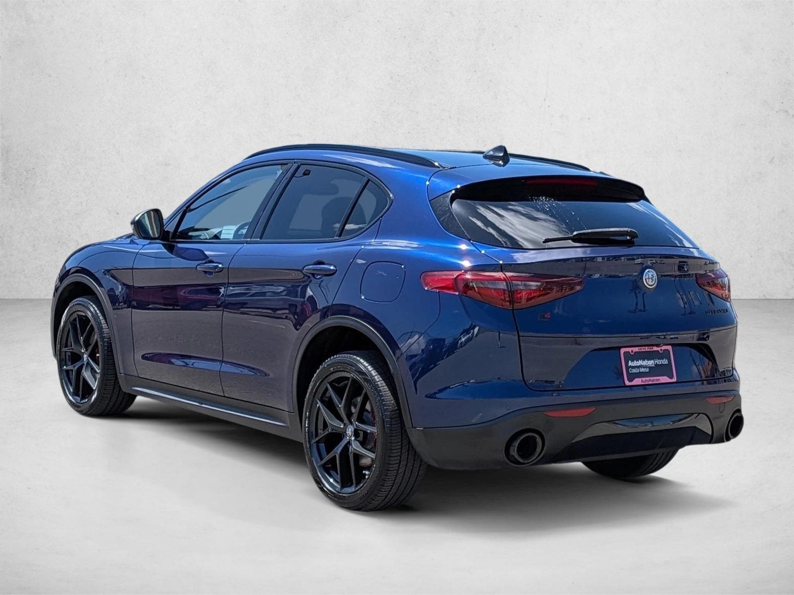2020 Alfa Romeo Stelvio photo 3