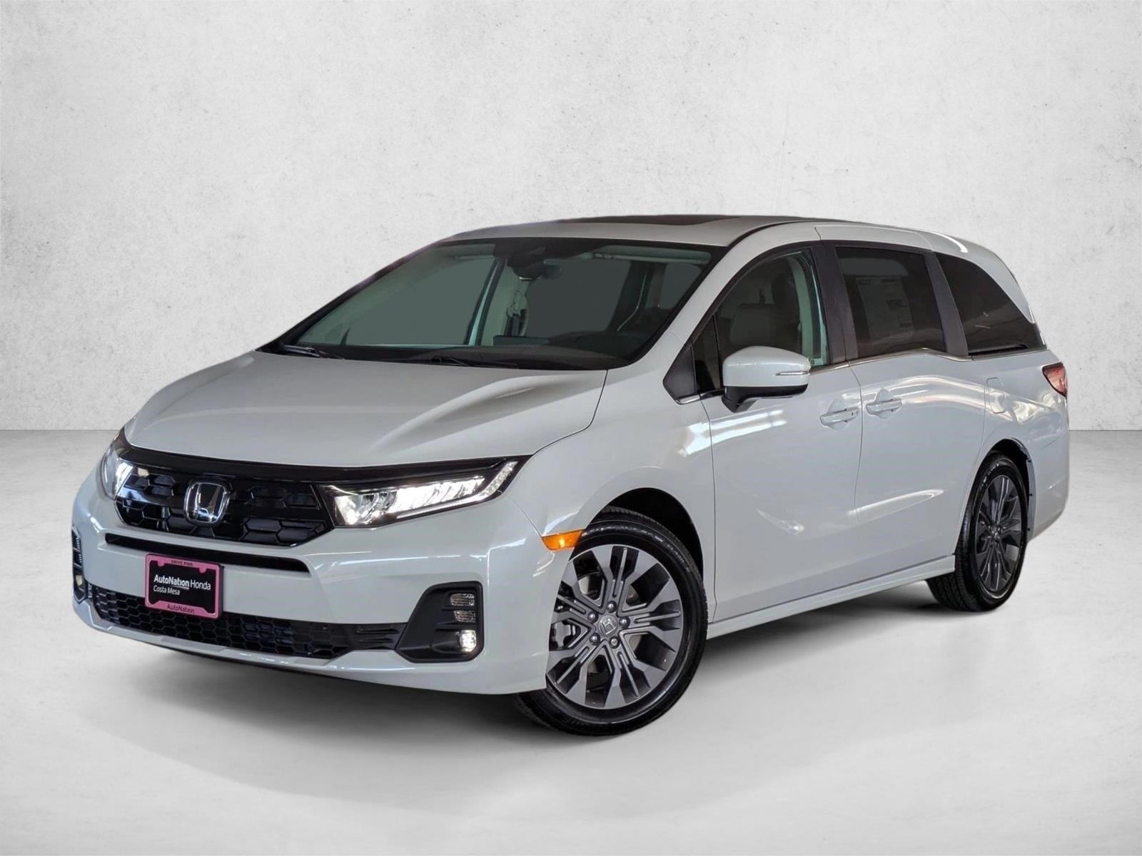 2026 Honda Odyssey Touring's photo