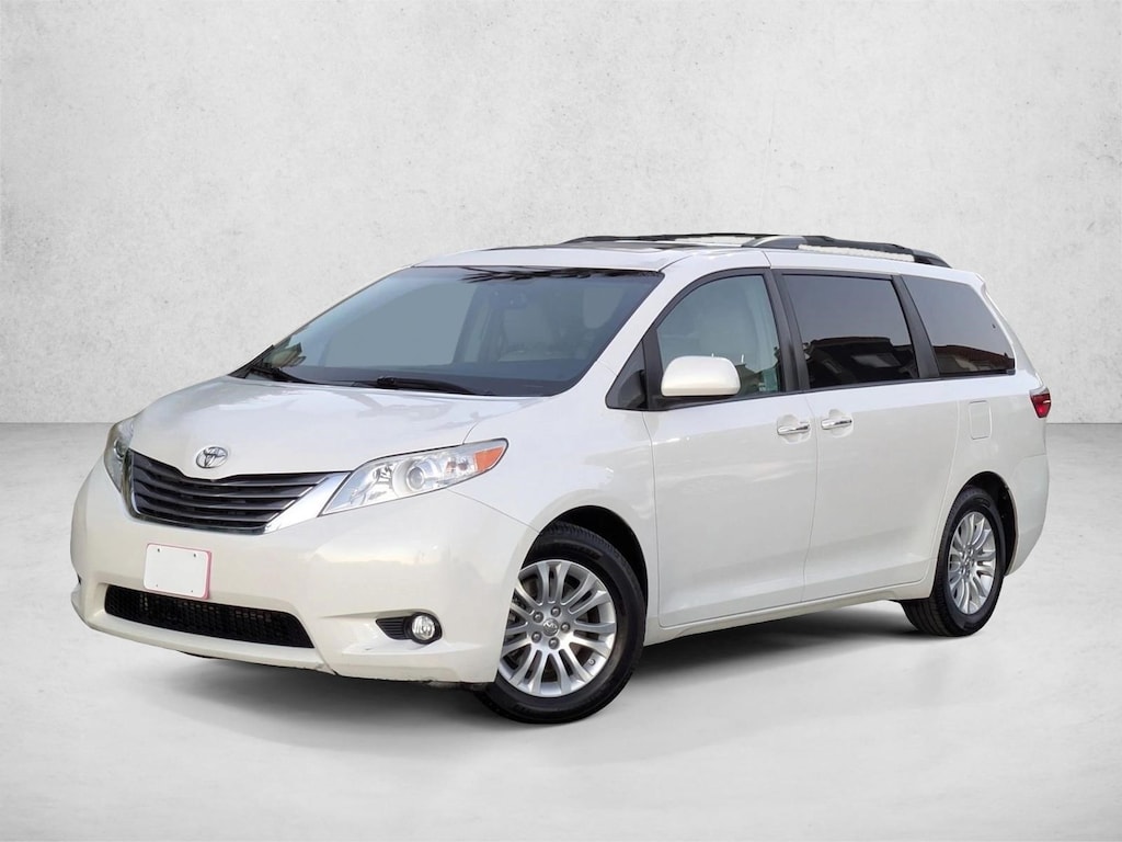 Used 2015 Toyota Sienna XLE Van
