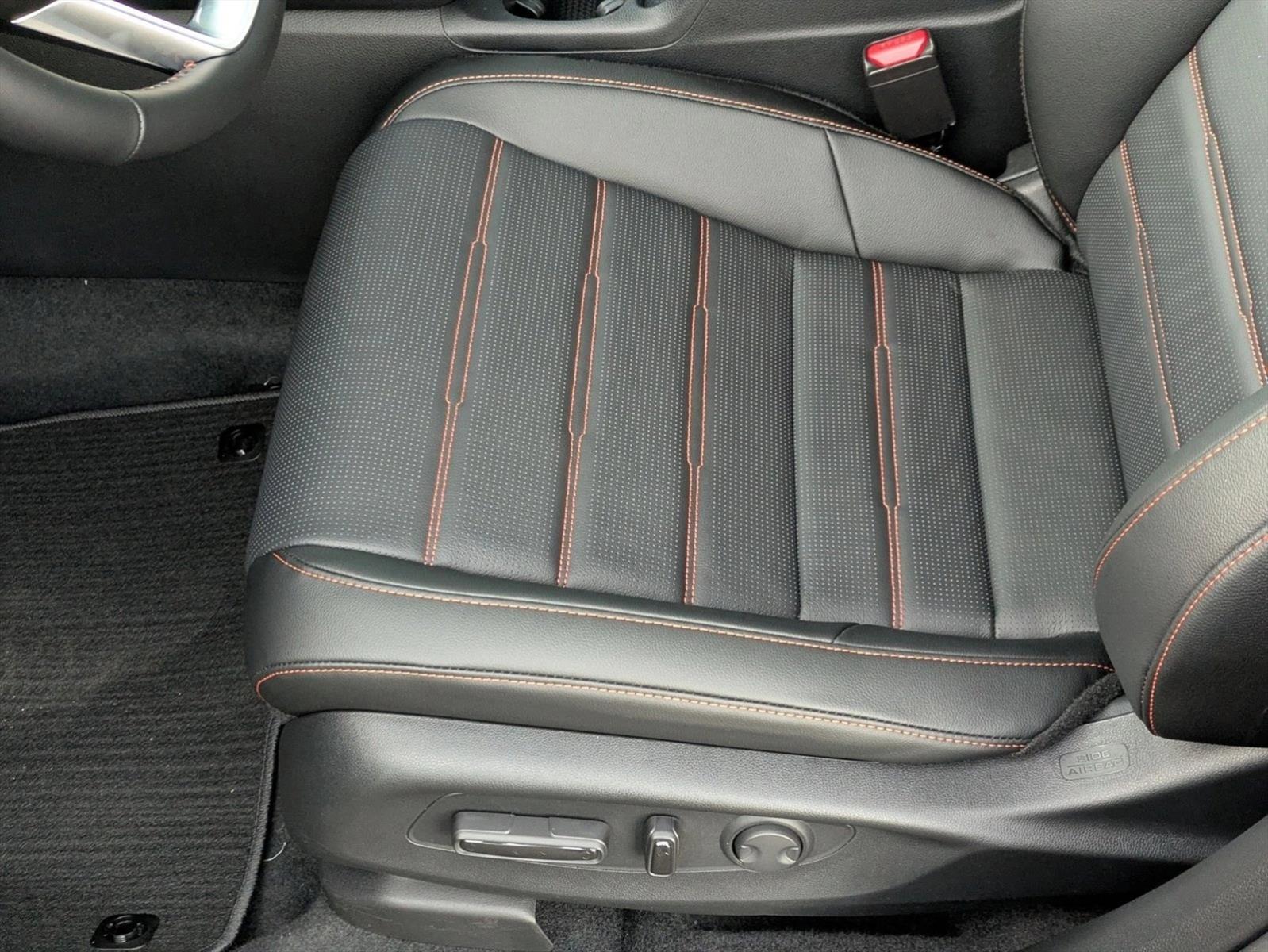 2026 Honda CR-V Hybrid Sport-L photo 4