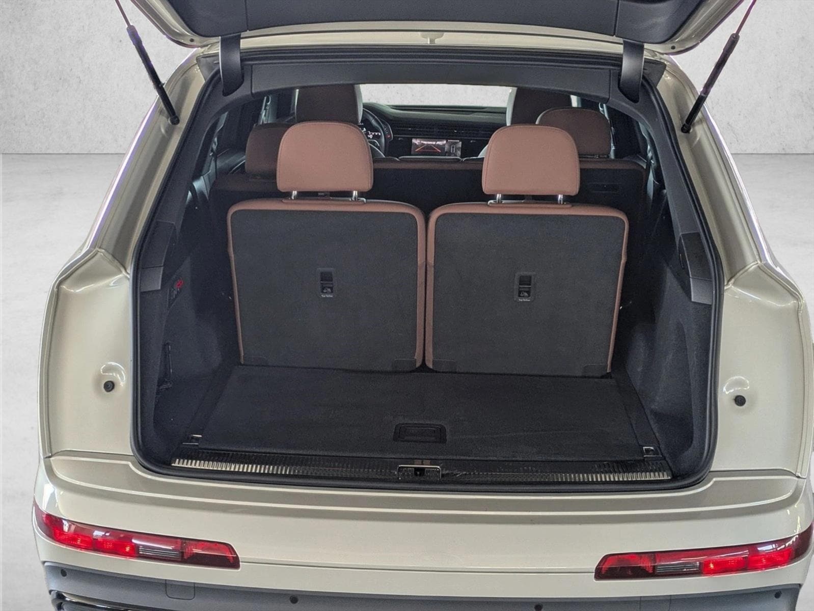 2022 Audi Q7 55 Premium photo 5
