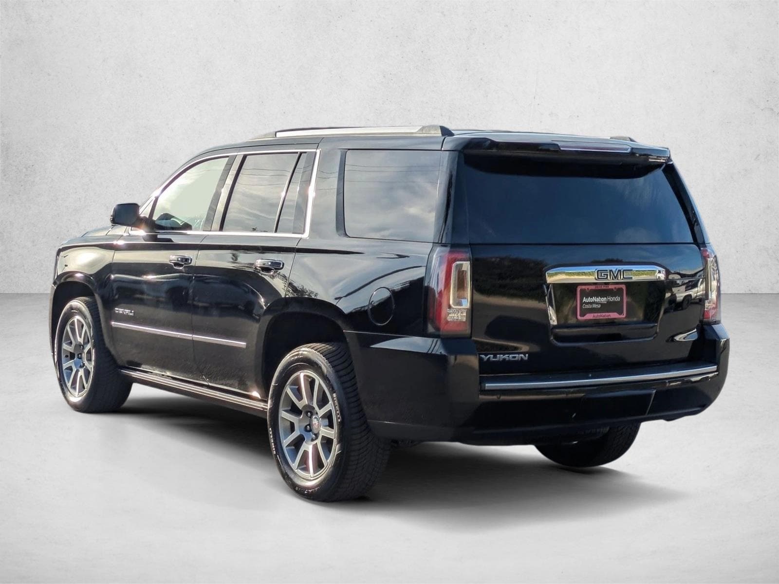2015 GMC Yukon Denali photo 3