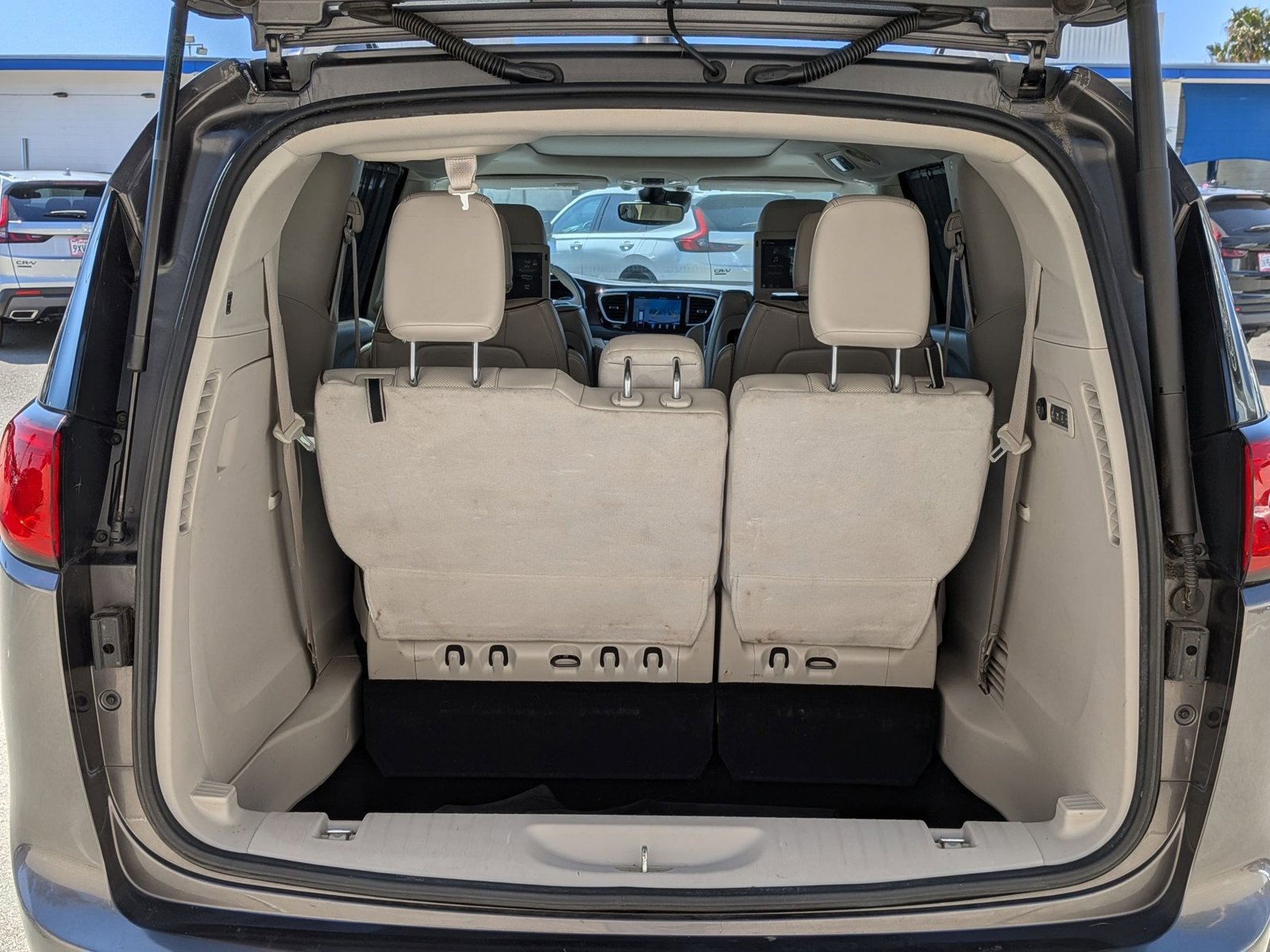 2017 Chrysler Pacifica Limited photo 5