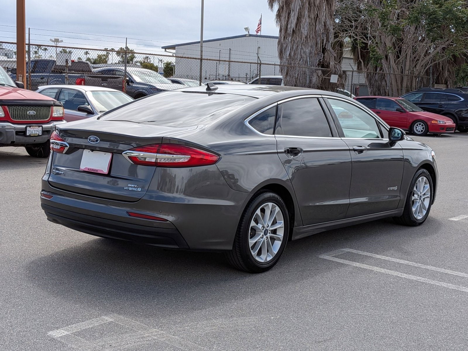 2019 Ford Fusion Hybrid SEL photo 4