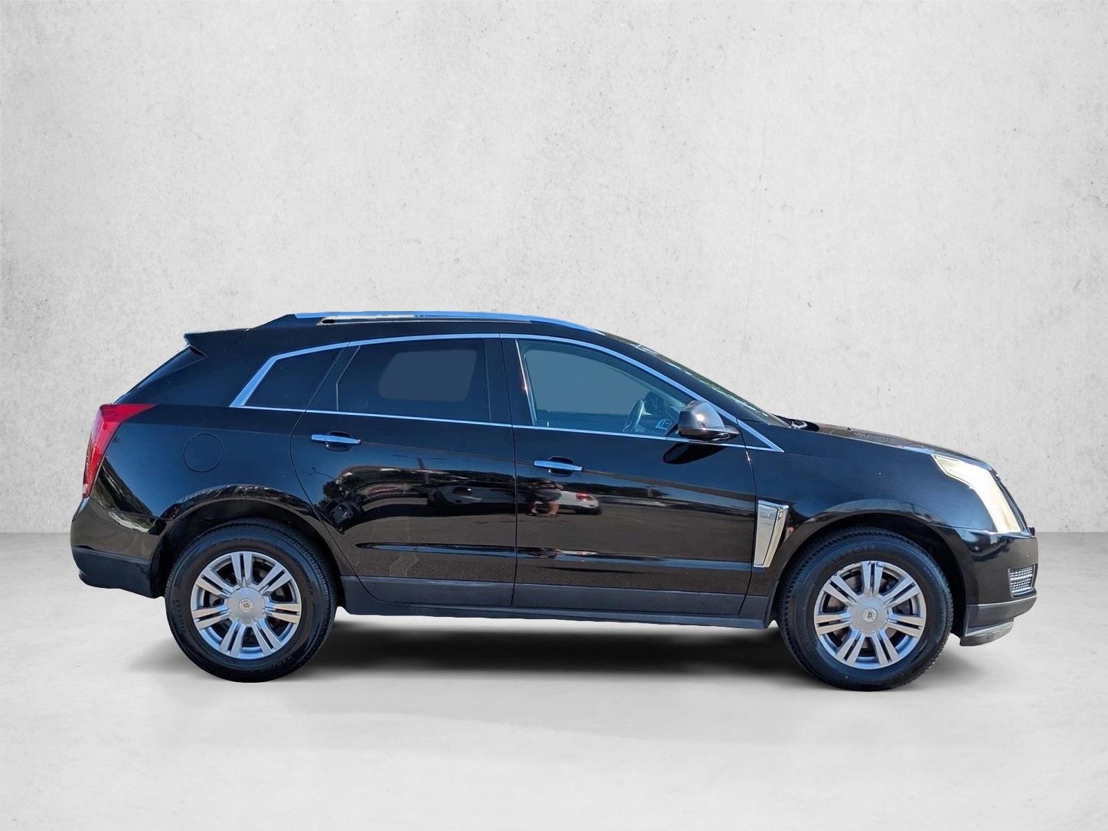 2016 Cadillac SRX Luxury photo 2