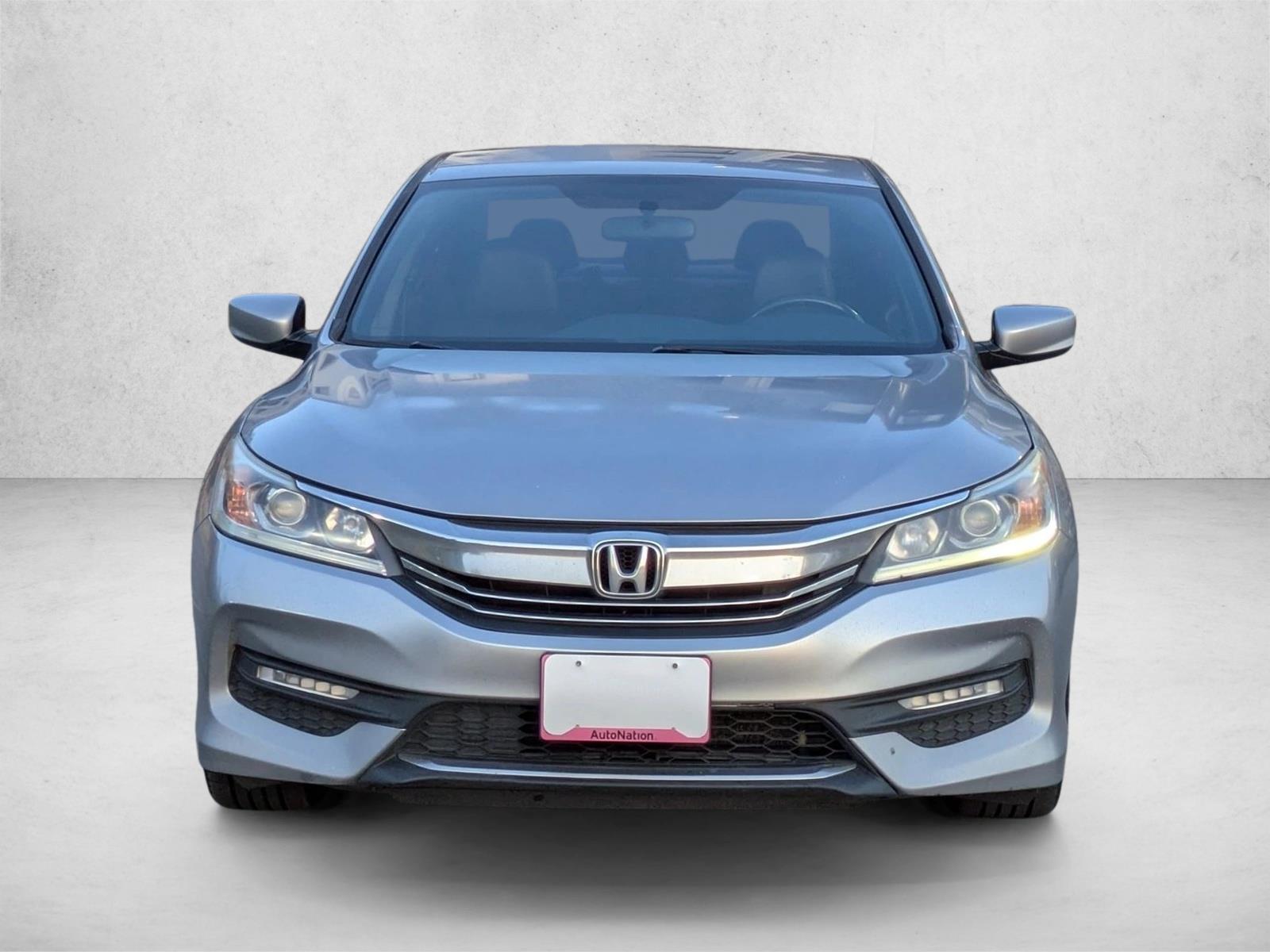 2017 Honda Accord Sport photo 2