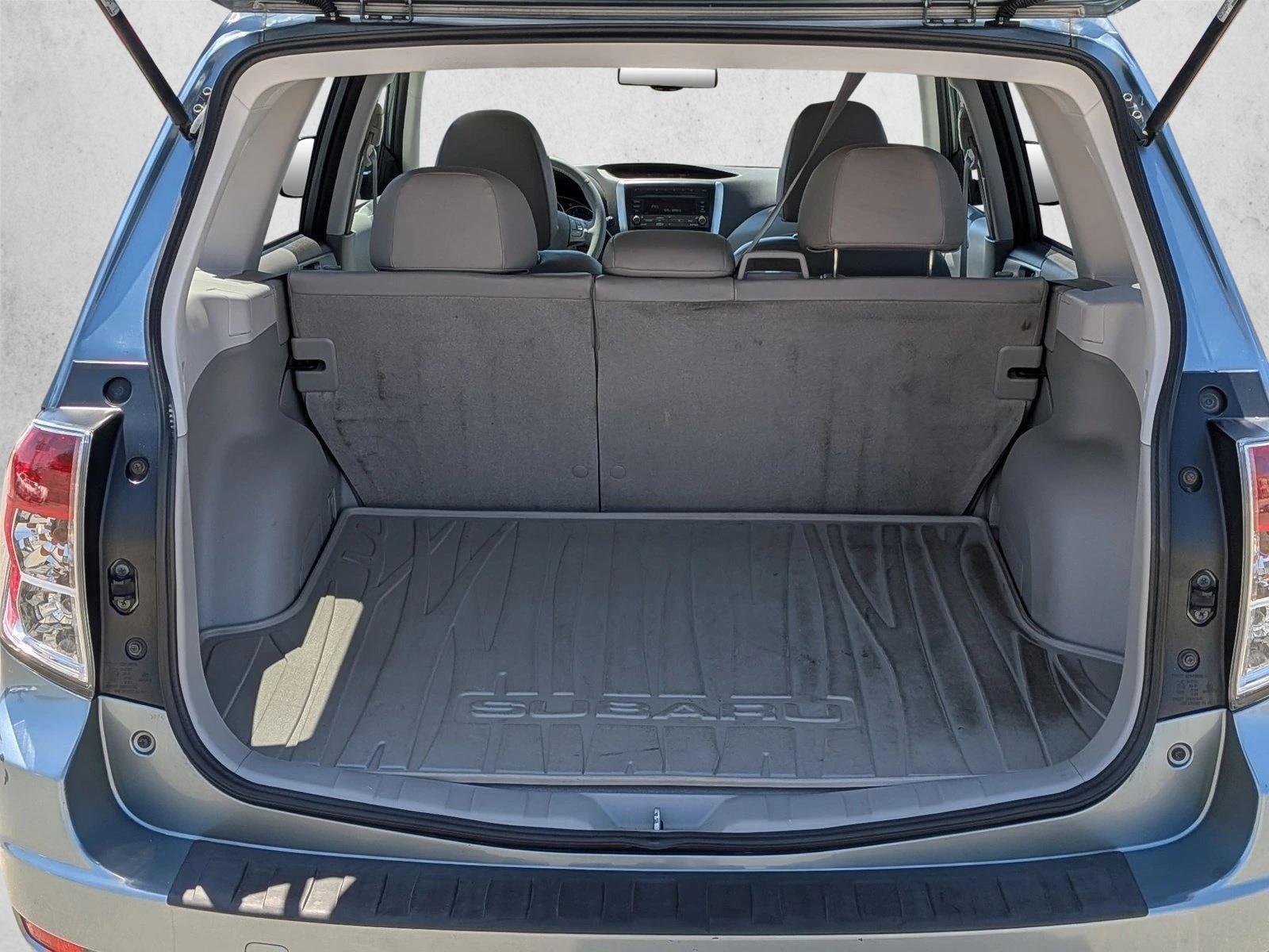 2010 Subaru Forester 2.5X Limited photo 5