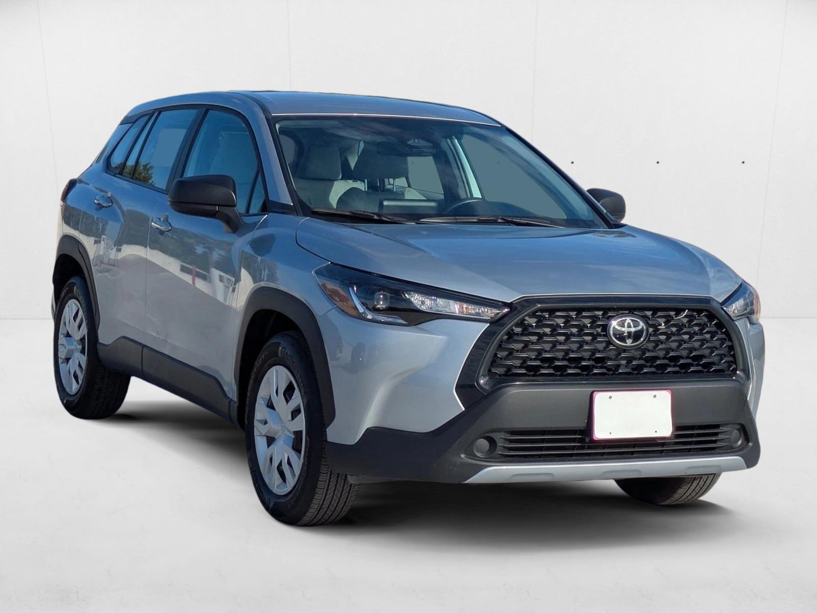 2024 Toyota Corolla Cross L photo 2