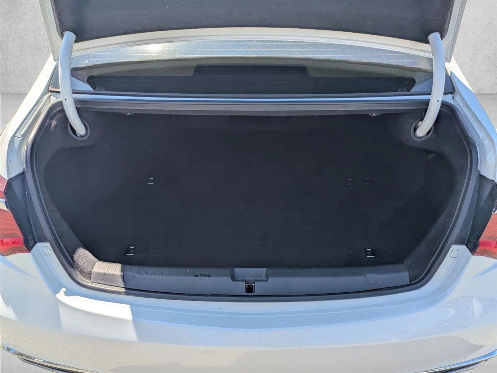 2018 Acura RLX V6 with Technology Package photo 5