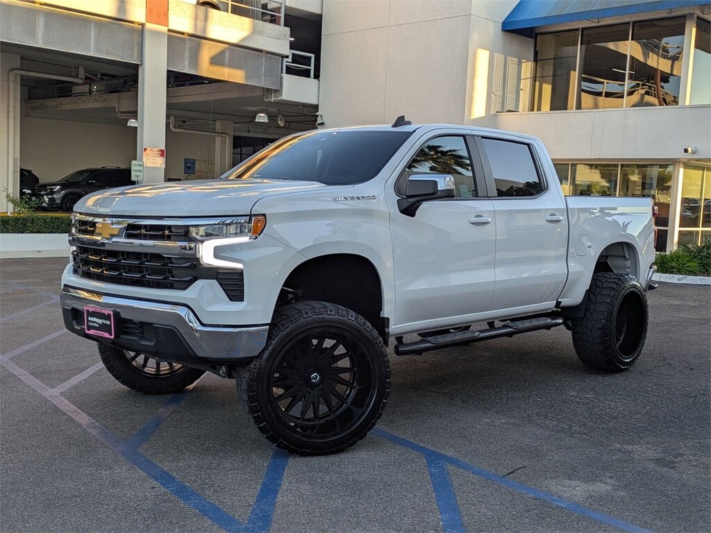 Used 2023 Chevrolet Silverado 1500 LT w/1LT Truck Crew Cab