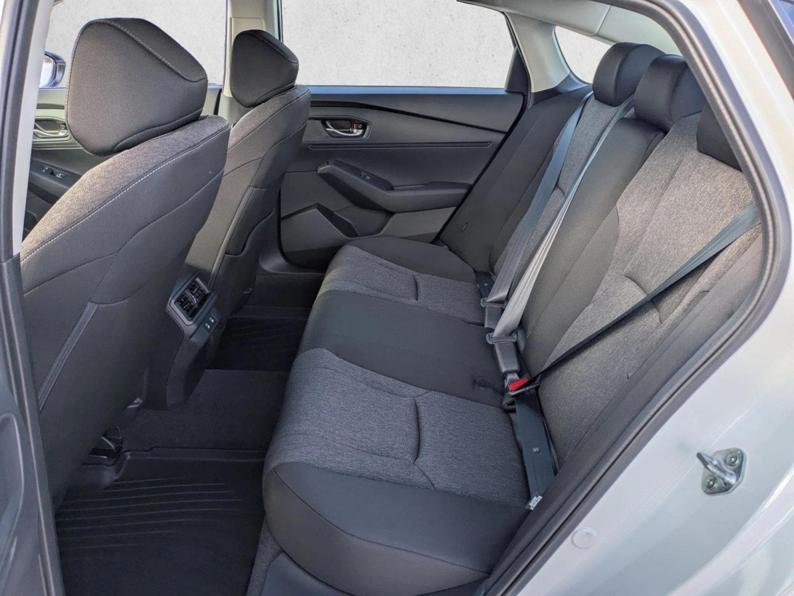 2025 Honda Accord LX - Photo 15