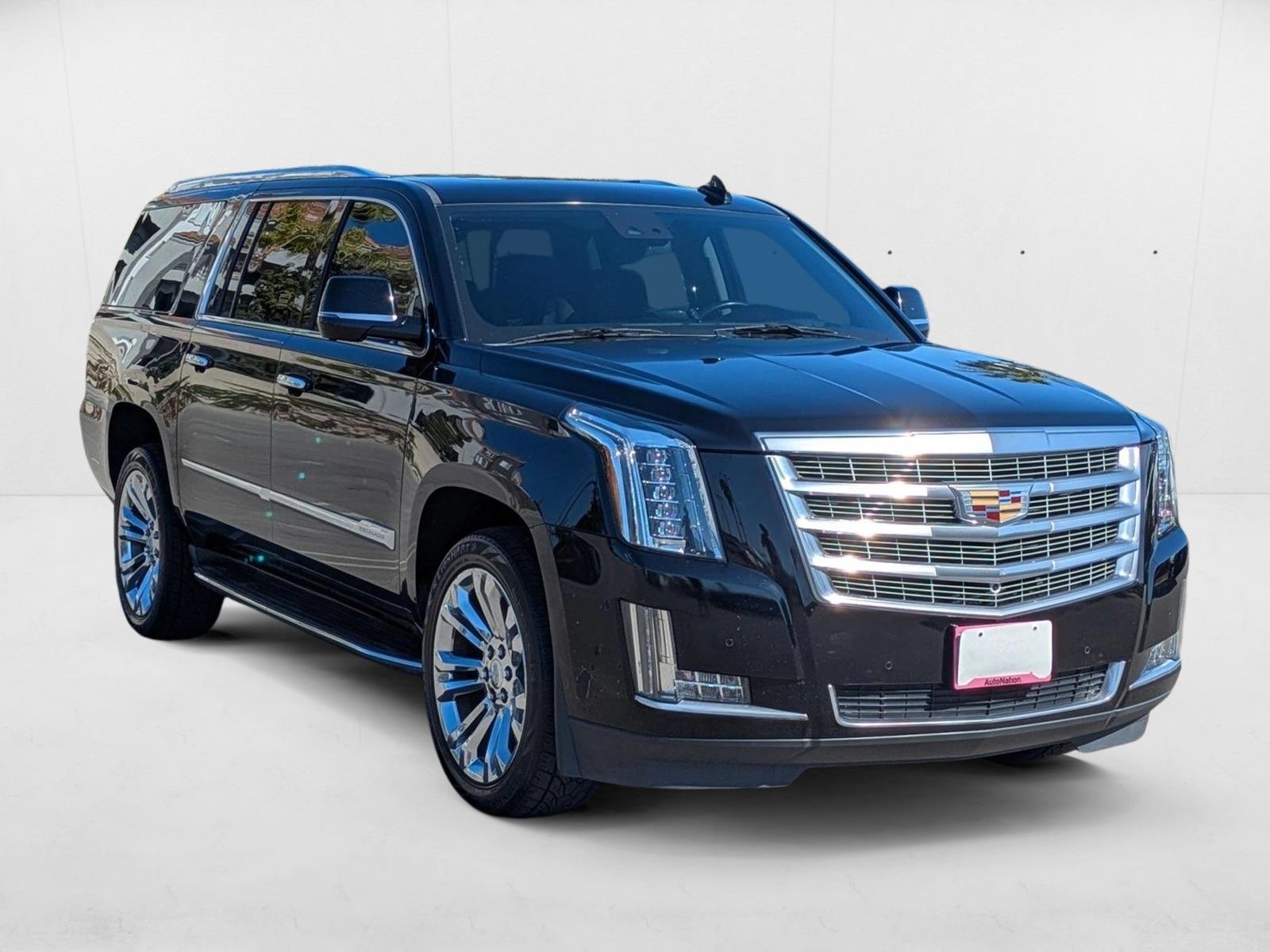 2020 Cadillac Escalade ESV Luxury photo 3