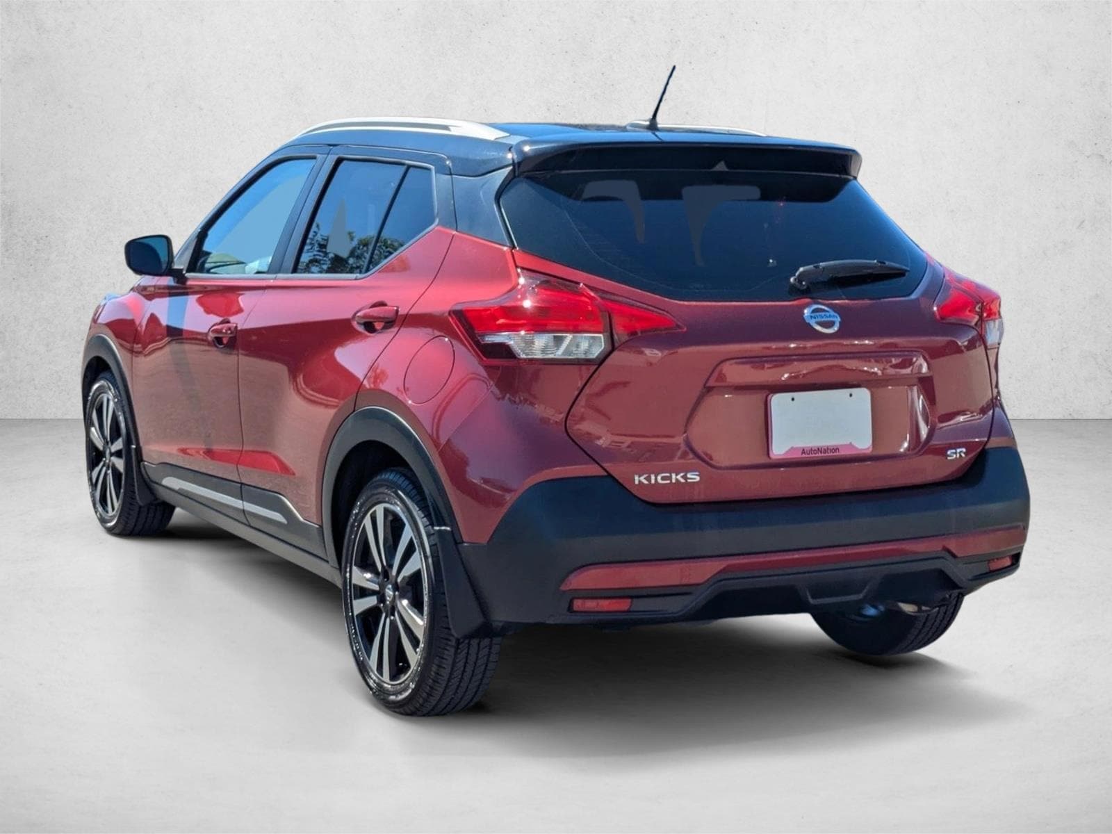 2018 Nissan Kicks SR photo 3