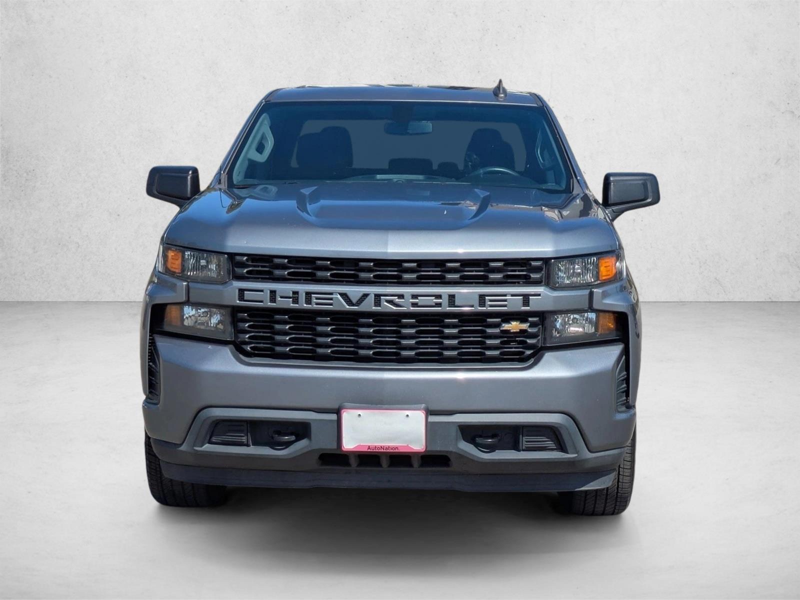 2020 Chevrolet Silverado 1500 Custom photo 2