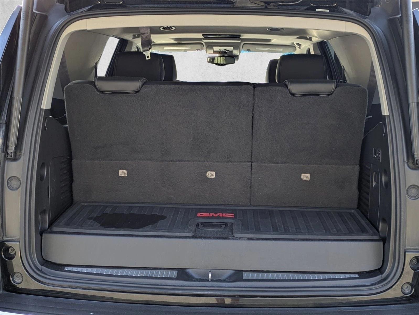 2015 GMC Yukon Denali photo 5