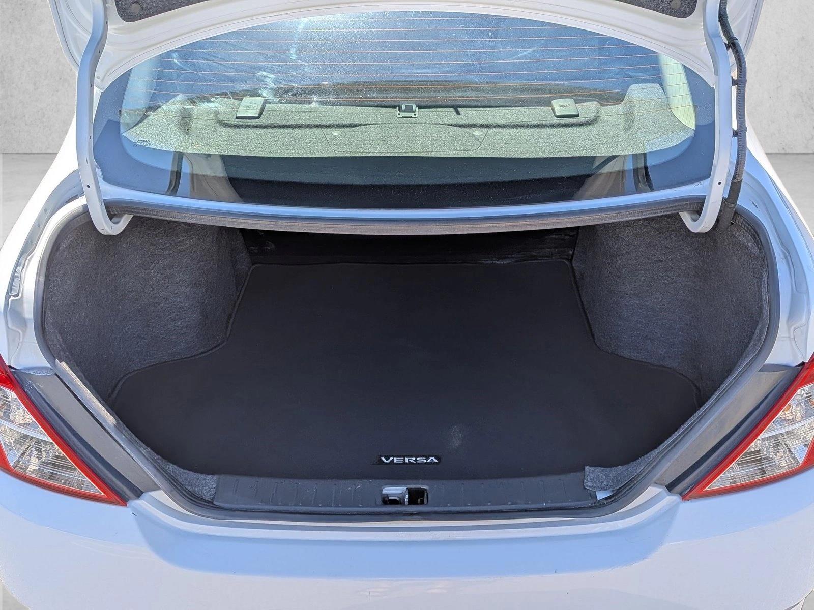 2016 Nissan Versa 1.6 S+ photo 6