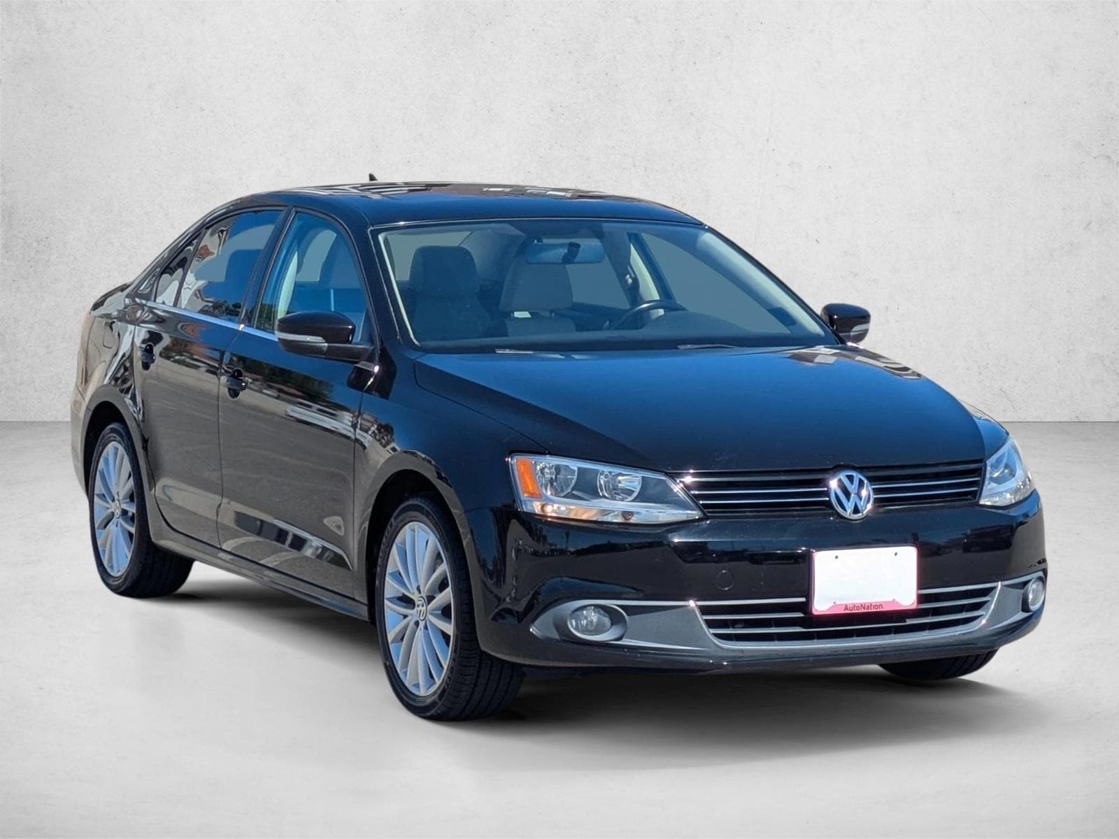 2014 Volkswagen Jetta 1.8T SEL photo 2