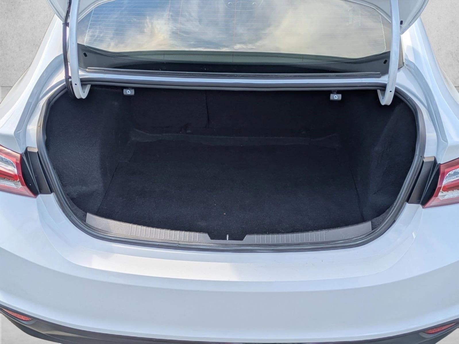 2022 Chevrolet Malibu LT photo 5