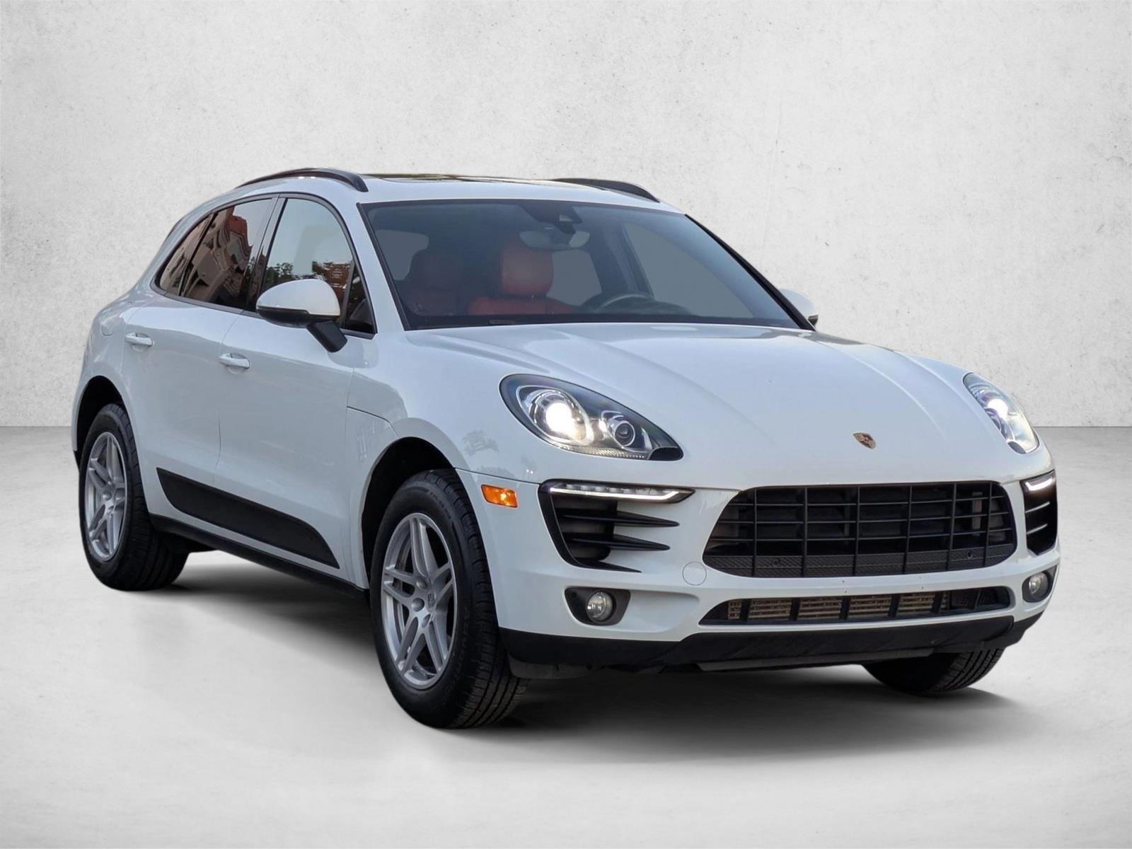 2018 Porsche Macan photo 2