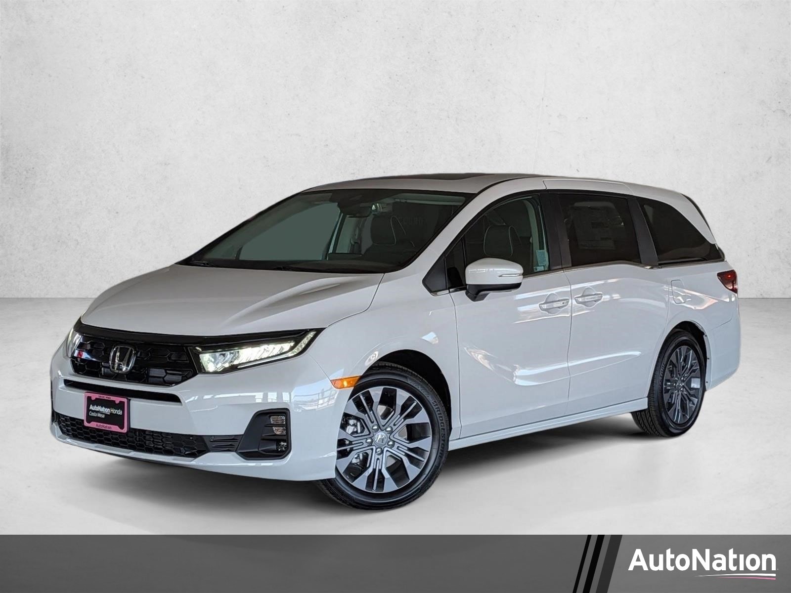 2026 Honda Odyssey Touring's photo