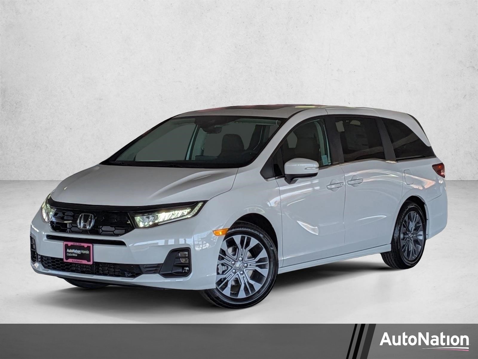 2026 Honda Odyssey Touring's photo