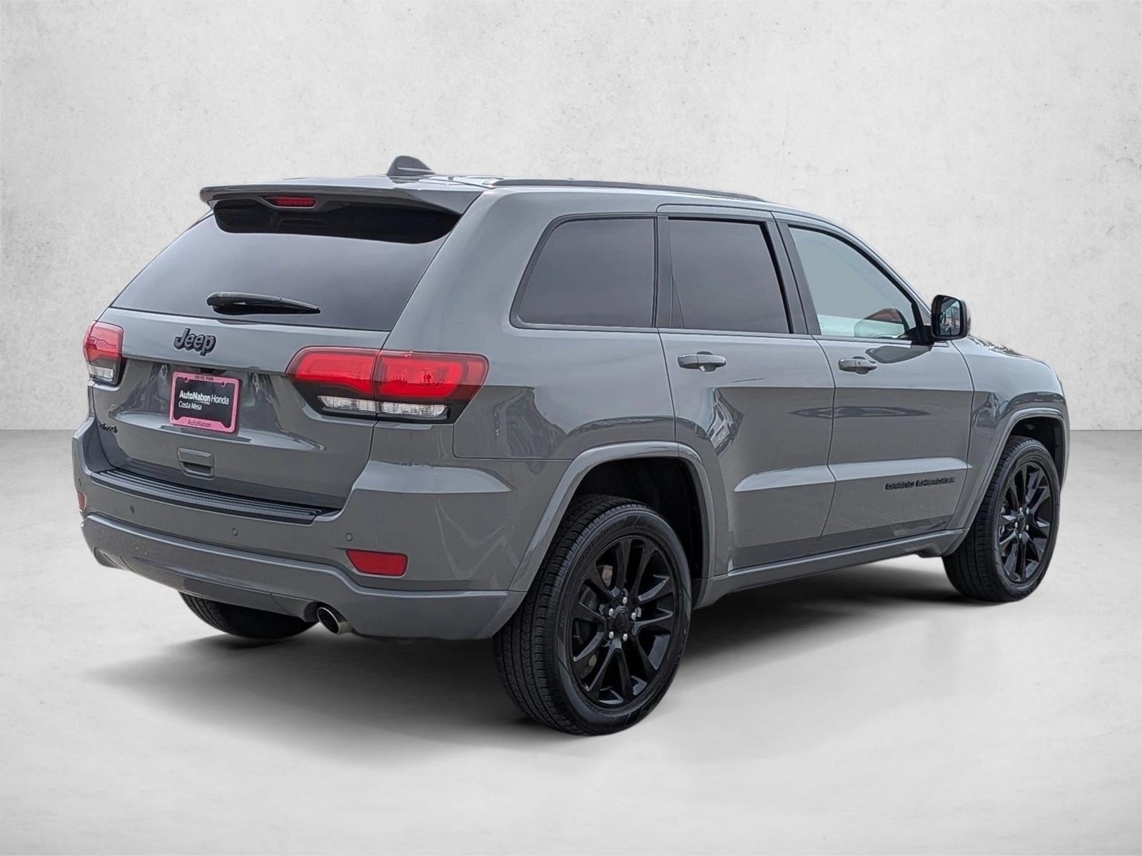 2020 Jeep Grand Cherokee Laredo photo 4