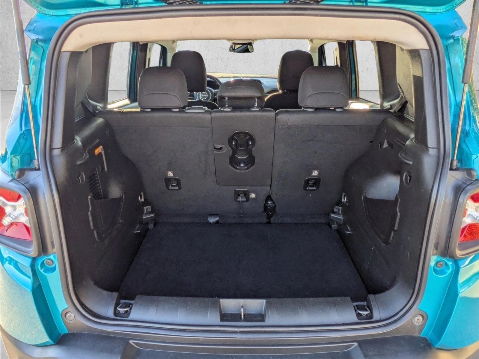 2022 Jeep Renegade Latitude photo 6