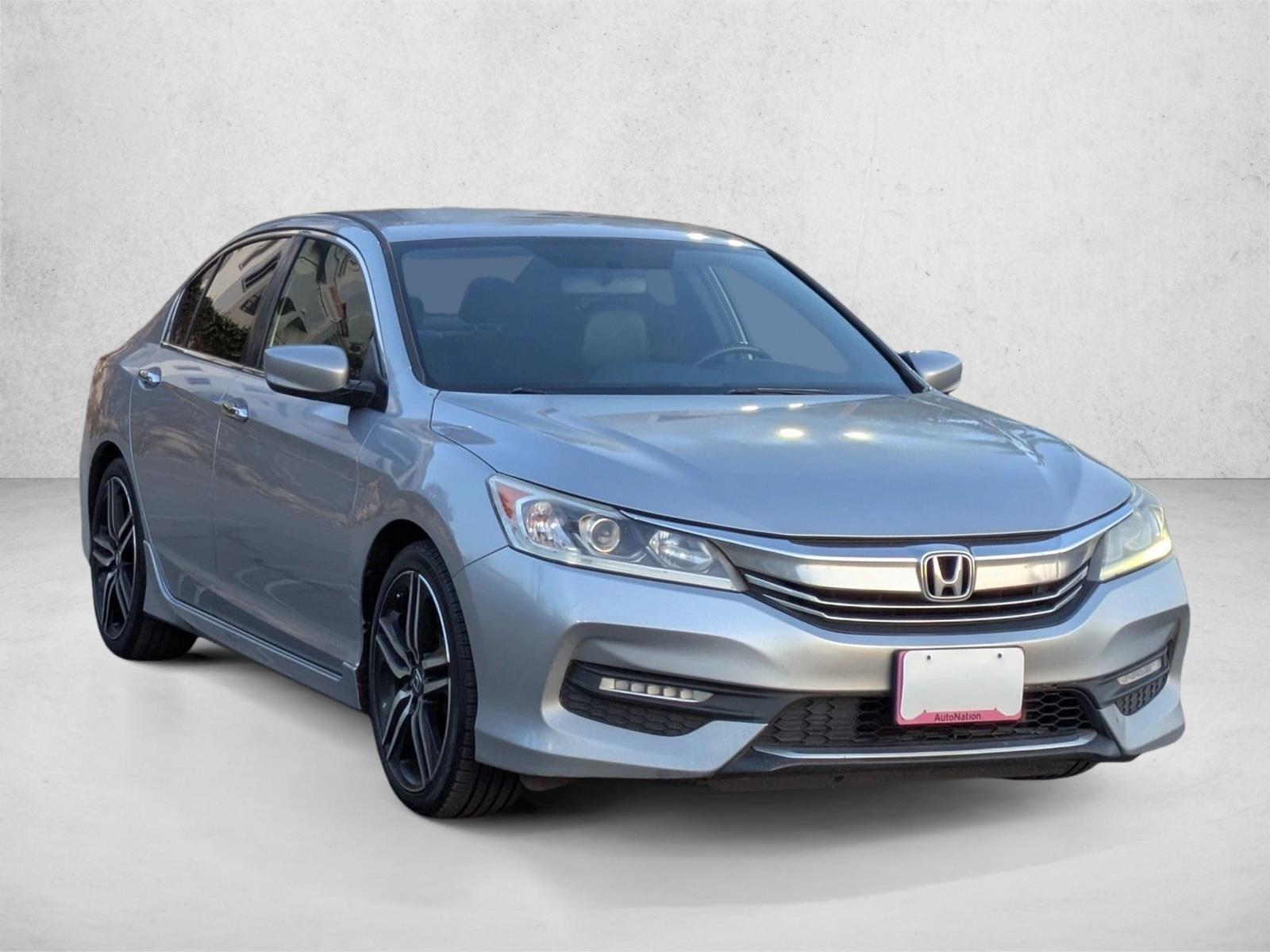 2017 Honda Accord Sport photo 3