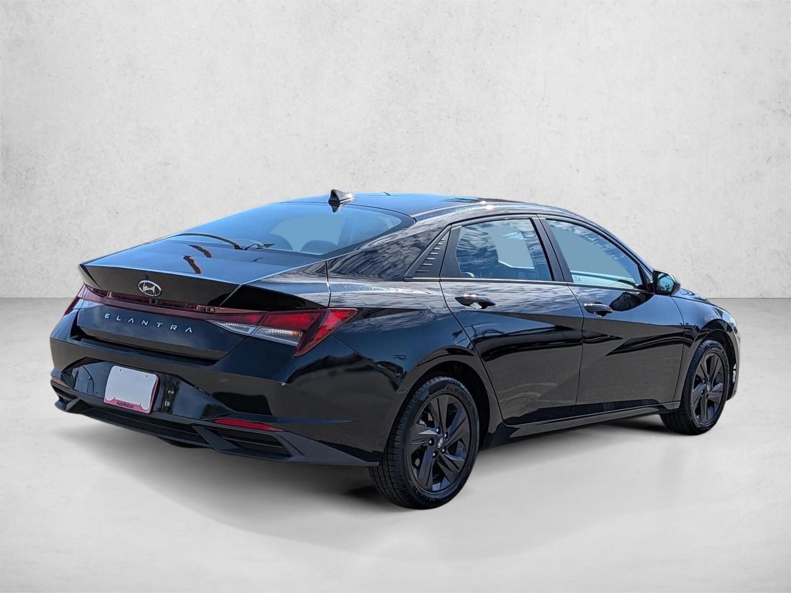 2021 Hyundai Elantra SEL photo 5