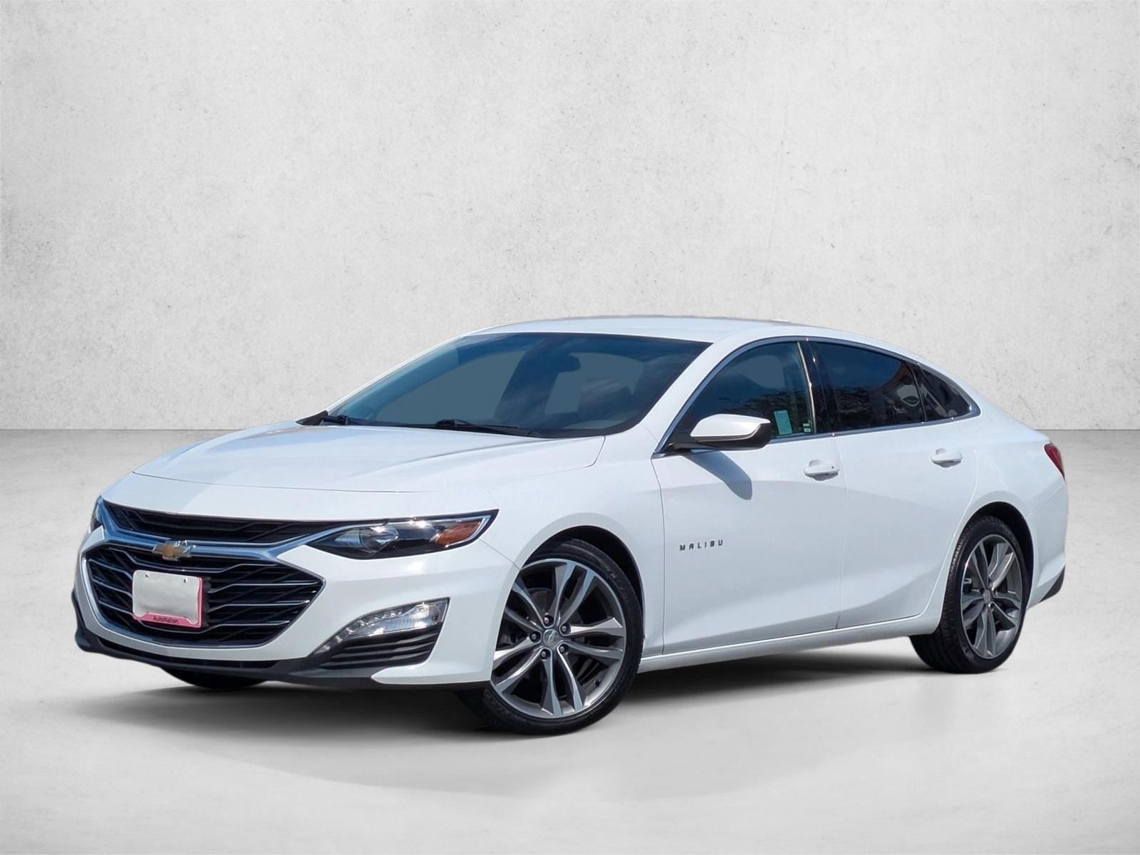 2022 Chevrolet Malibu LT photo 1