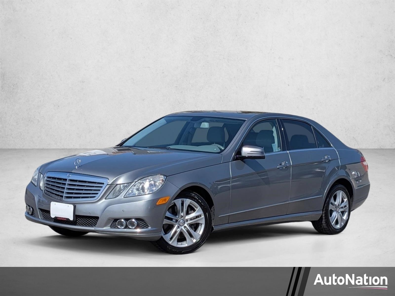2011 Mercedes-Benz E-Class E350 Luxury's photo