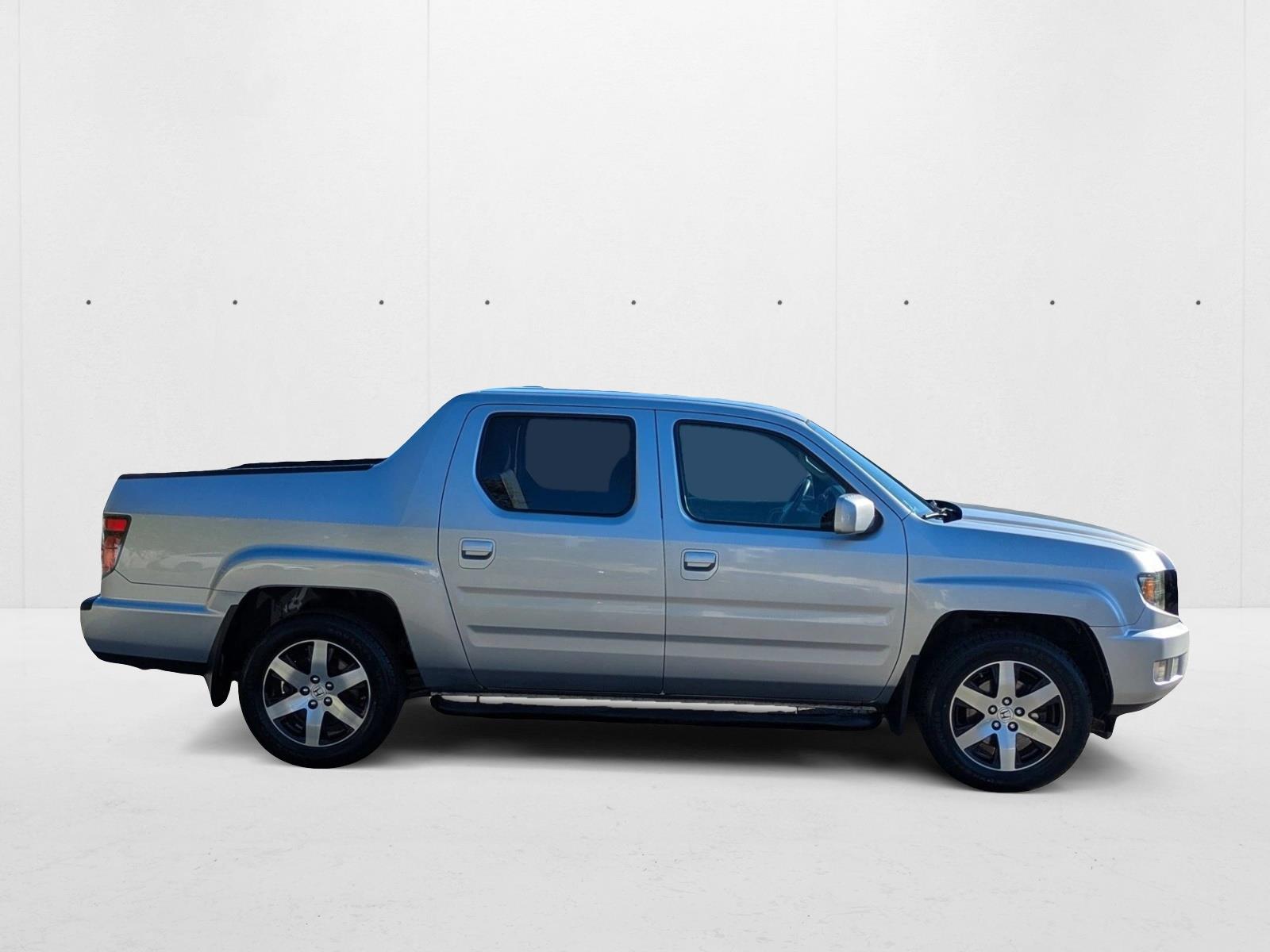 2014 Honda Ridgeline SE photo 2